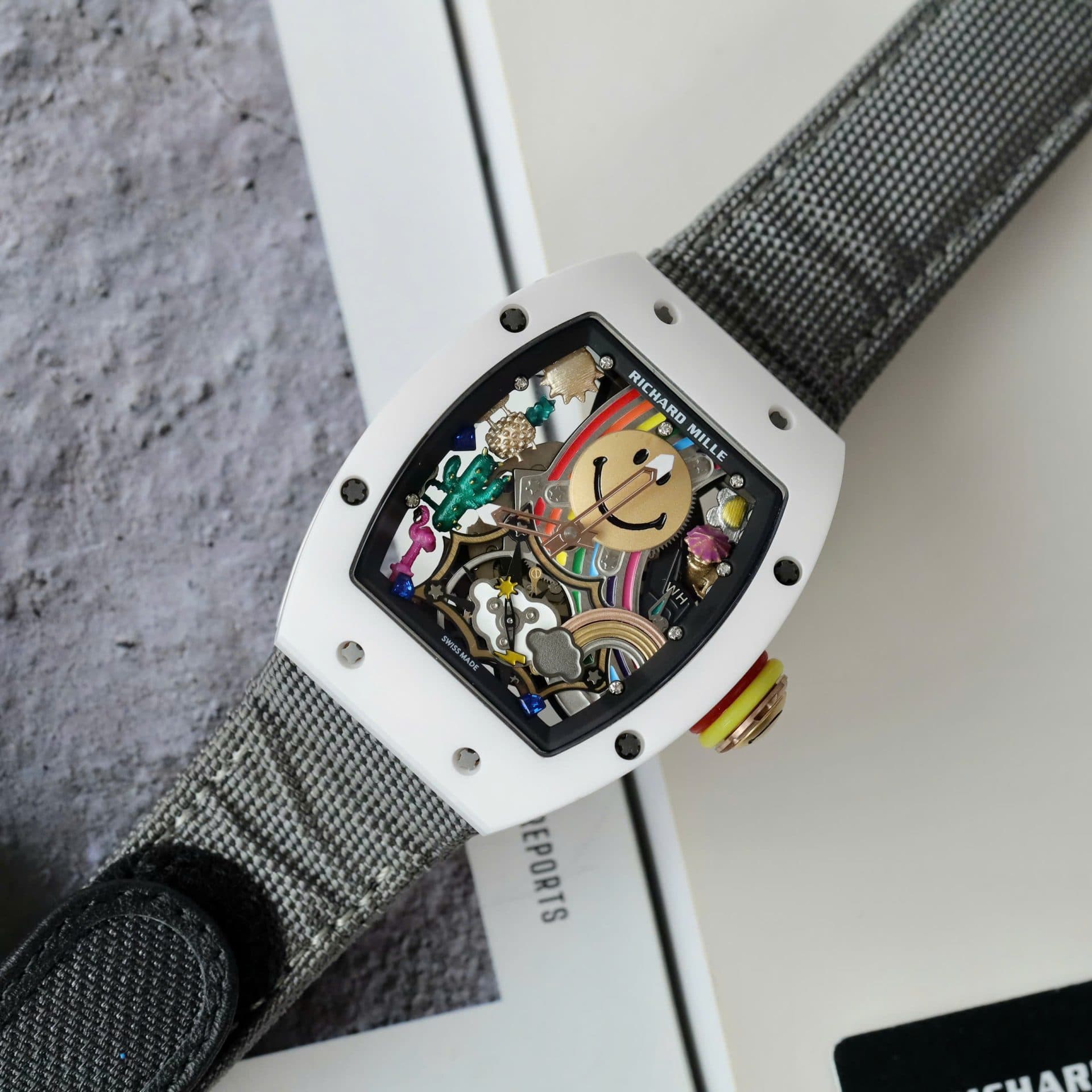 Dong-Ho-Richard-Mille-Fake-11-RM88-Smiley-Day-Vai-Nato-Mau-Xam-42mm-4-1