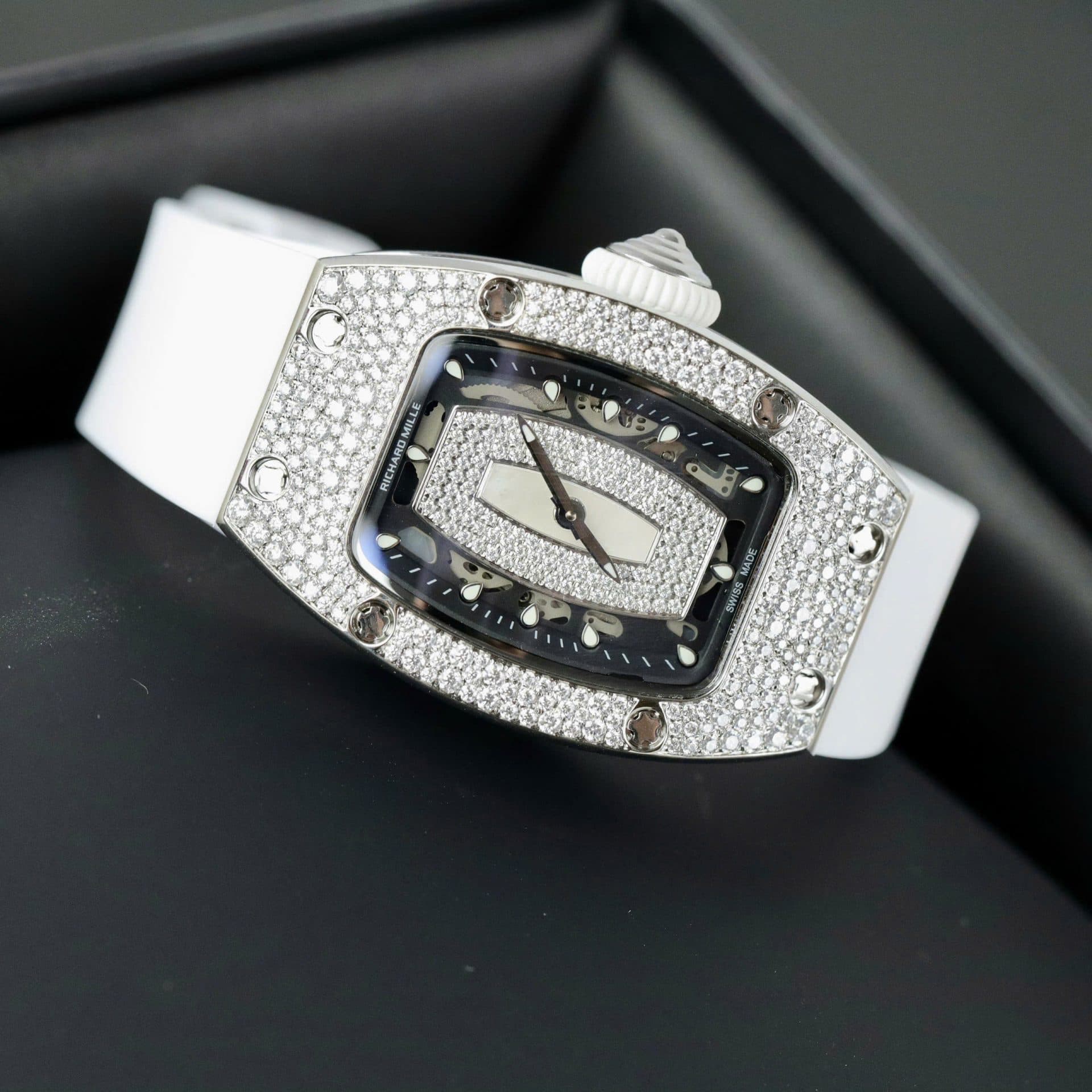 Dong-Ho-Richard-Mille-RM007-Mau-Trang-Che-Tac-Dinh-Full-Kim-Cuong-Moissanite-36mm-3-1