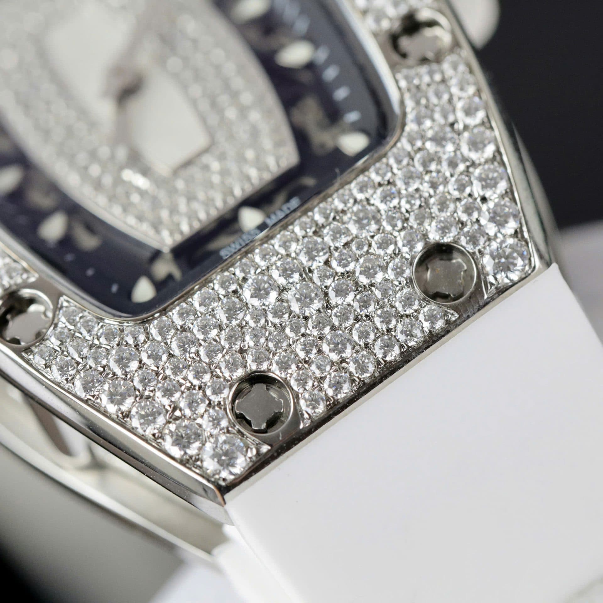 Dong-Ho-Richard-Mille-RM007-Mau-Trang-Che-Tac-Dinh-Full-Kim-Cuong-Moissanite-36mm-5-1