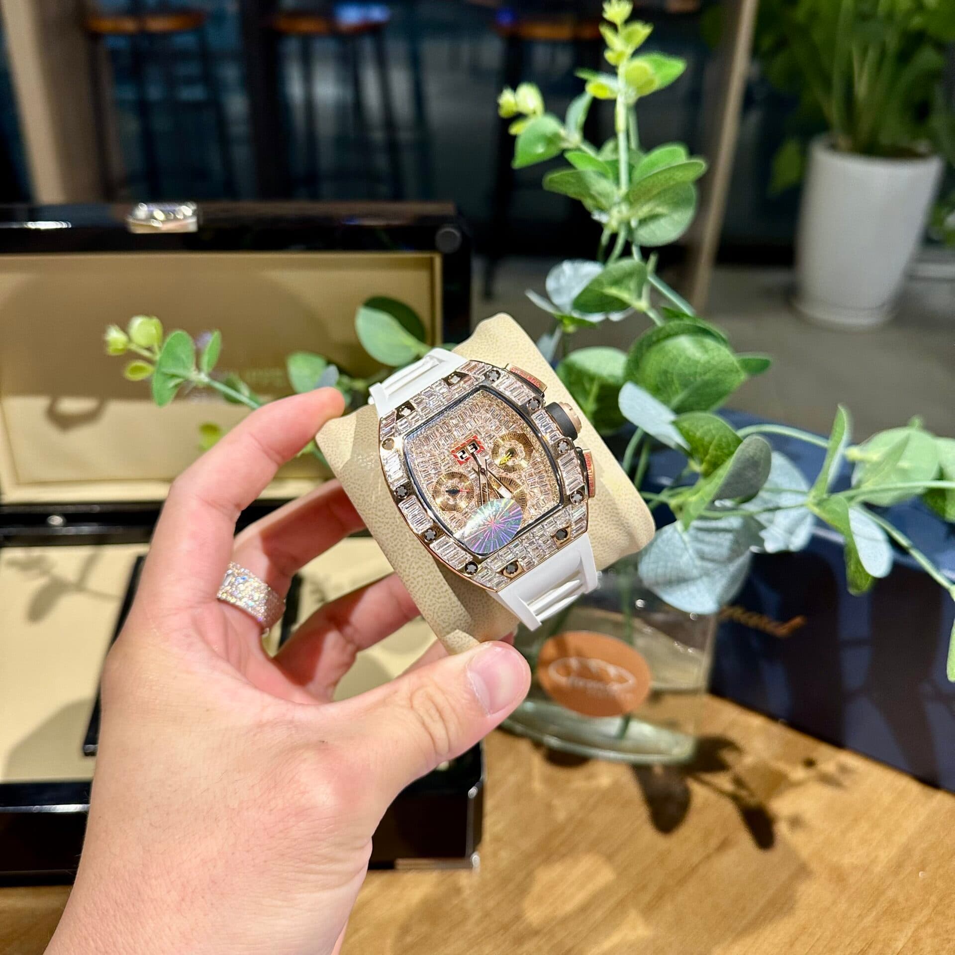 Dong-Ho-Richard-Mille-RM011-Replica-11-Dinh-Full-Da-Nam-3-1