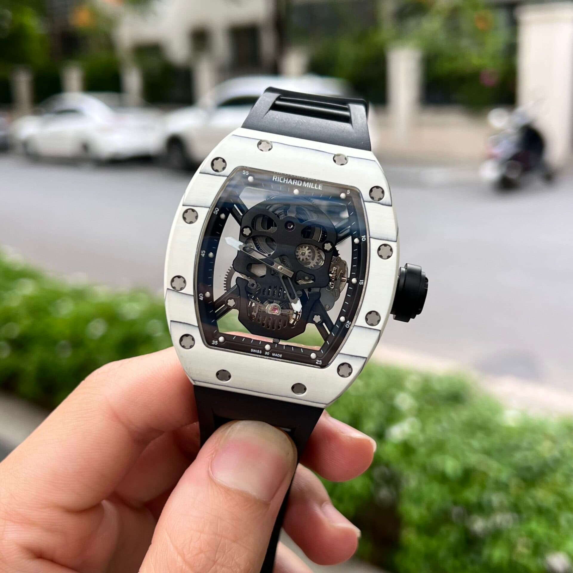 Dong-Ho-Richard-Mille-RM052-Tourbillon-Skull-Carbon-Rep-11-EUR-43mm-4-scaled-1