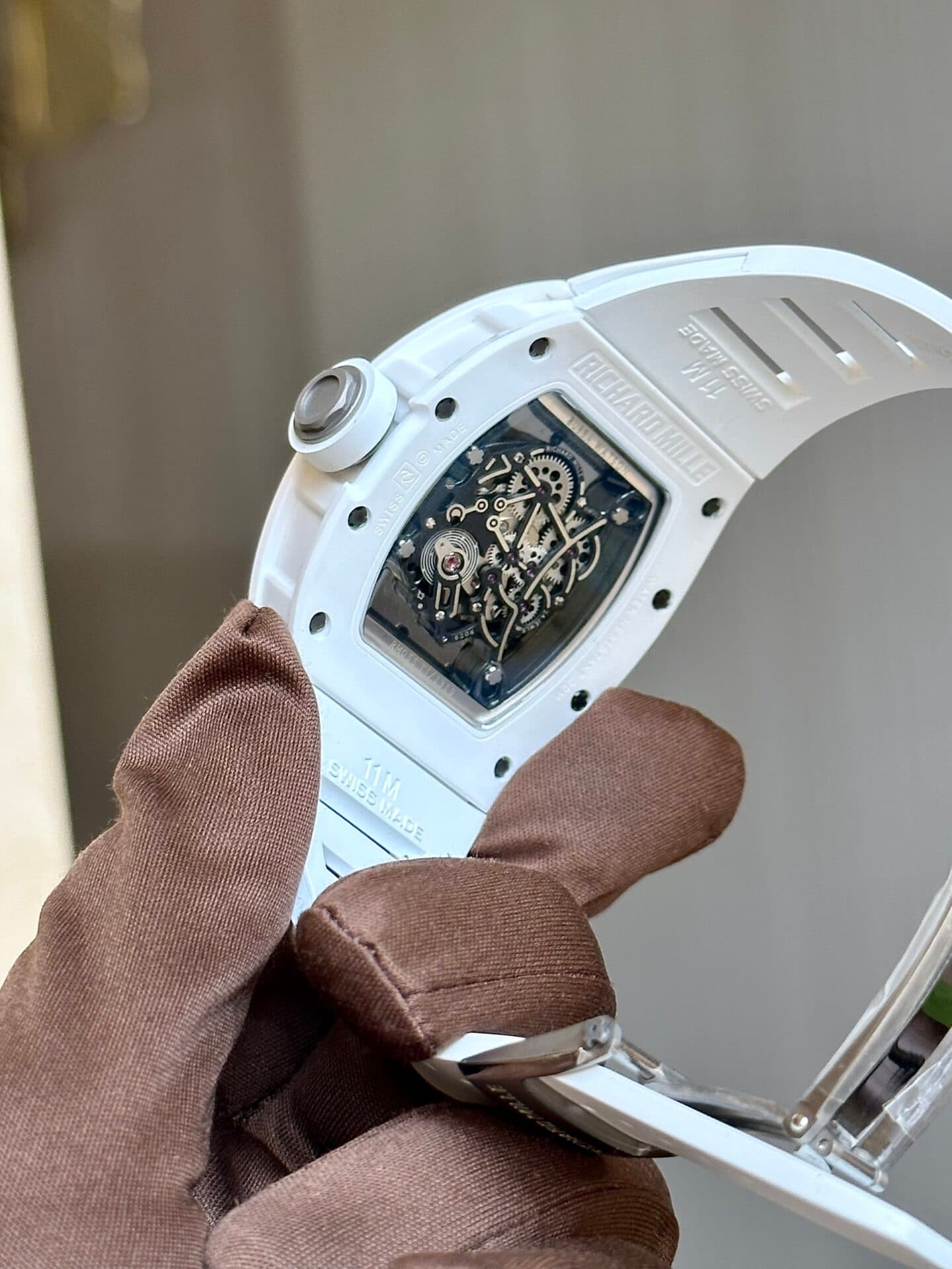 Dong-Ho-Richard-Mille-RM055-BBR-Factory-Ceramic-Trang-45mm-3-1