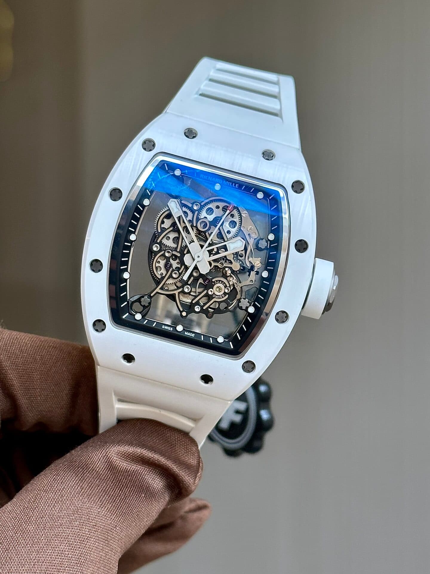 Dong-Ho-Richard-Mille-RM055-BBR-Factory-Ceramic-Trang-45mm-5-1
