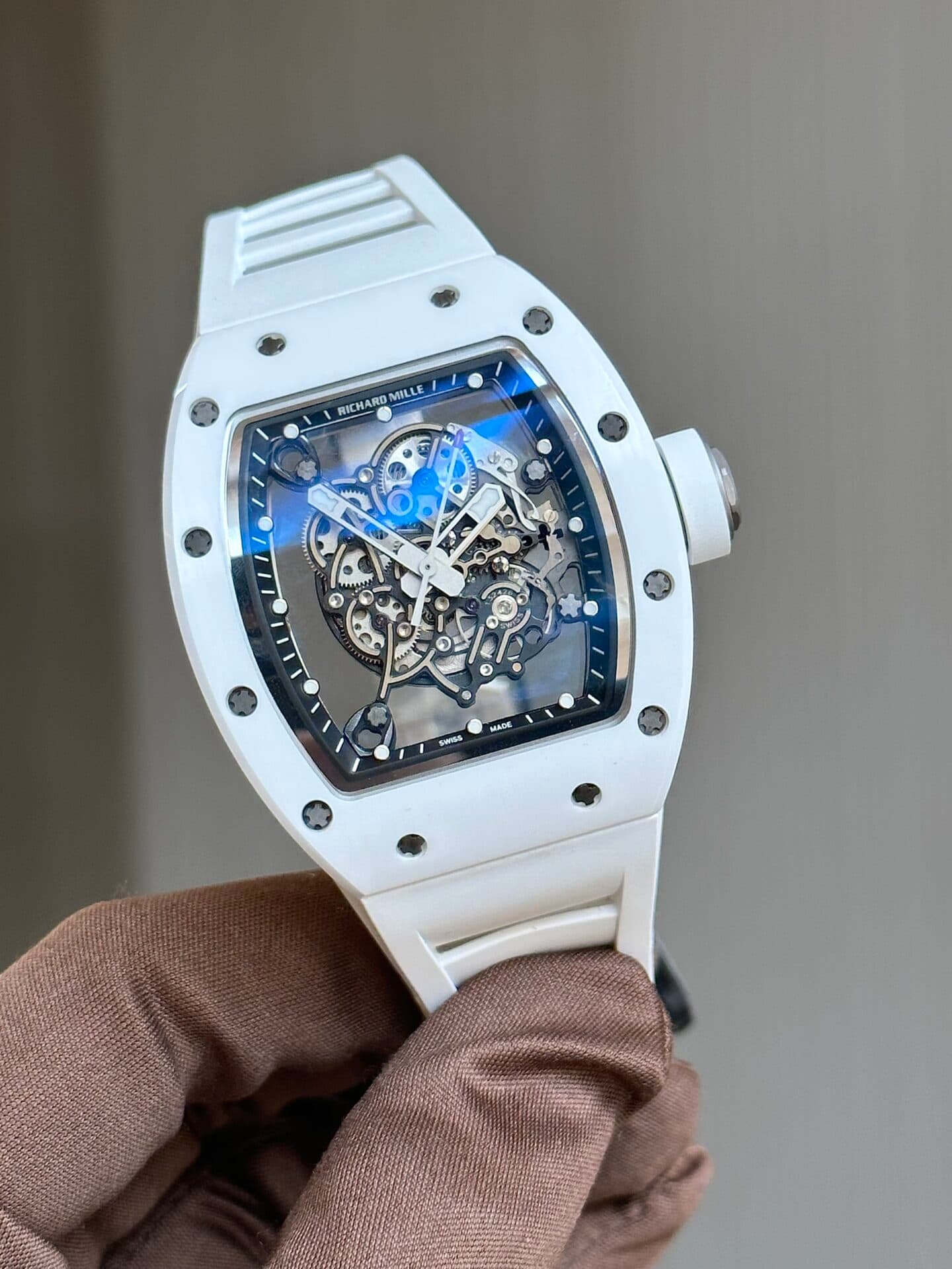 Dong-Ho-Richard-Mille-RM055-BBR-Factory-Ceramic-Trang-45mm-6-1