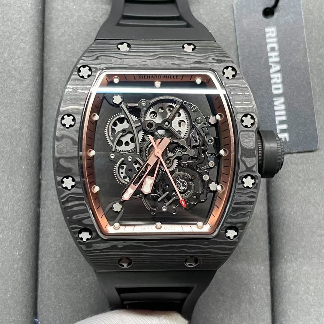 Dong-Ho-Richard-Mille-RM055-Carbon-NTPT-Rep-11-BBR-Mau-Den-45mm-3-1