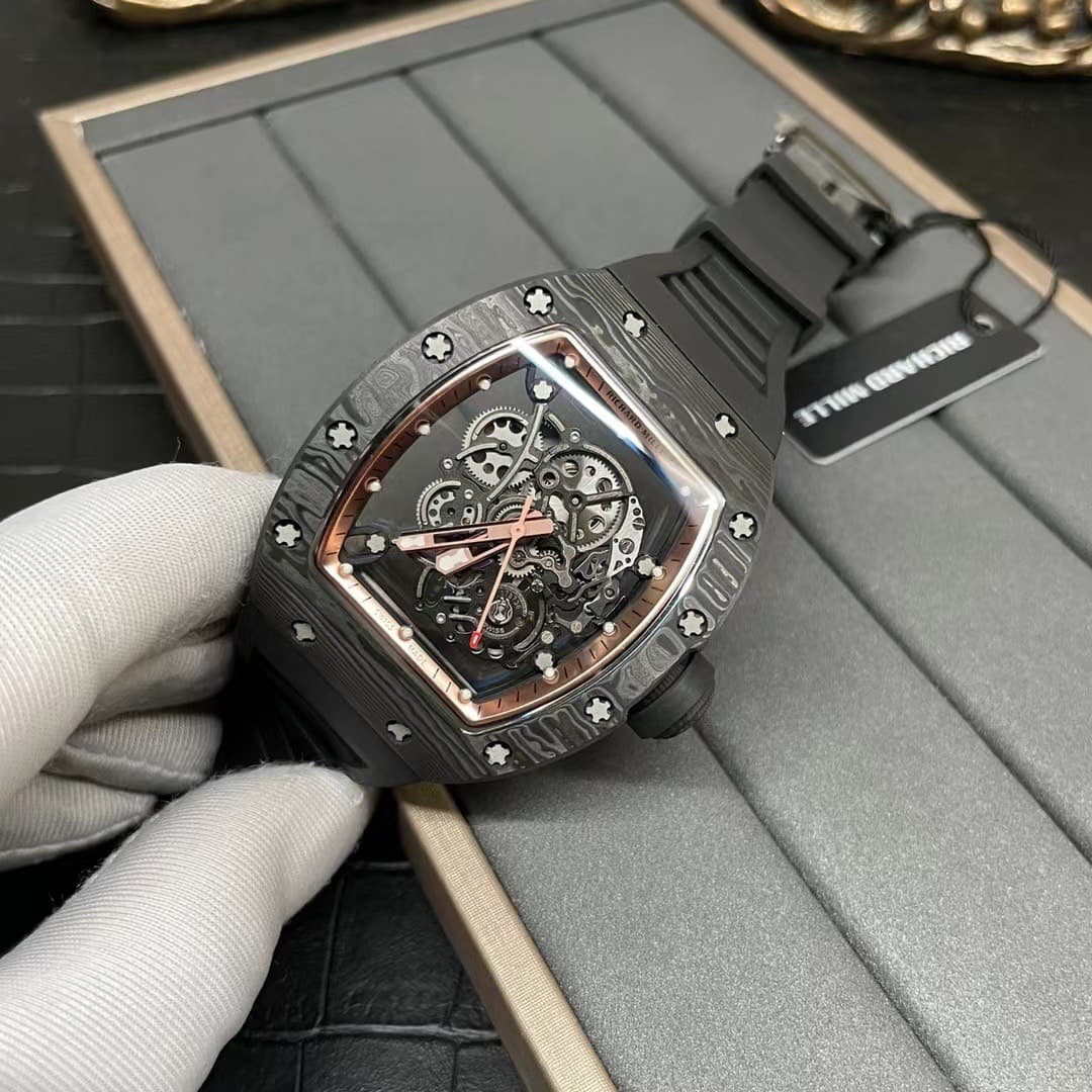 Dong-Ho-Richard-Mille-RM055-Carbon-NTPT-Rep-11-BBR-Mau-Den-45mm-6-1