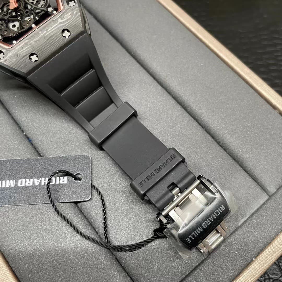 Dong-Ho-Richard-Mille-RM055-Carbon-NTPT-Rep-11-BBR-Mau-Den-45mm-8-1