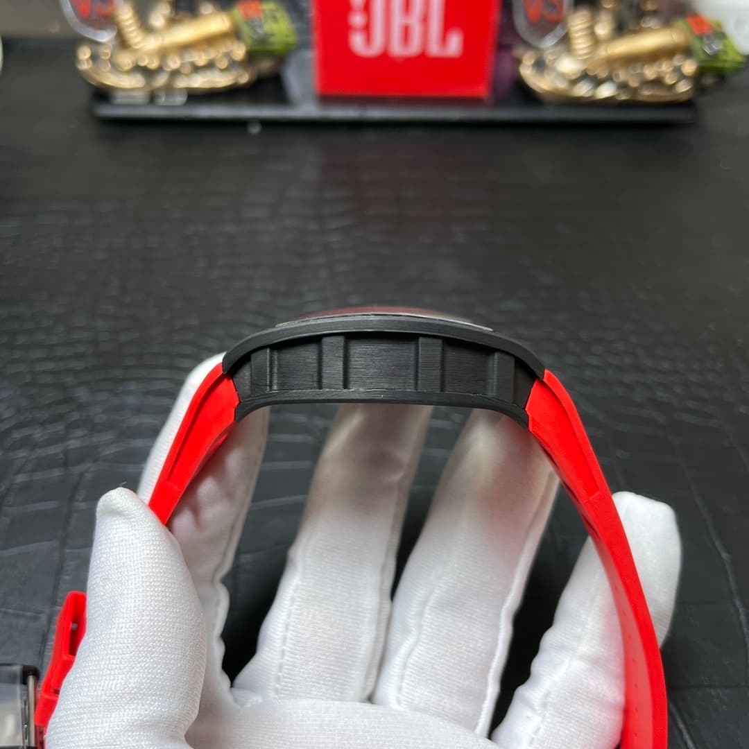 Dong-Ho-Richard-Mille-RM055-Carbon-NTPT-Rep-11-BBR-Mau-Do-45mm-5-1