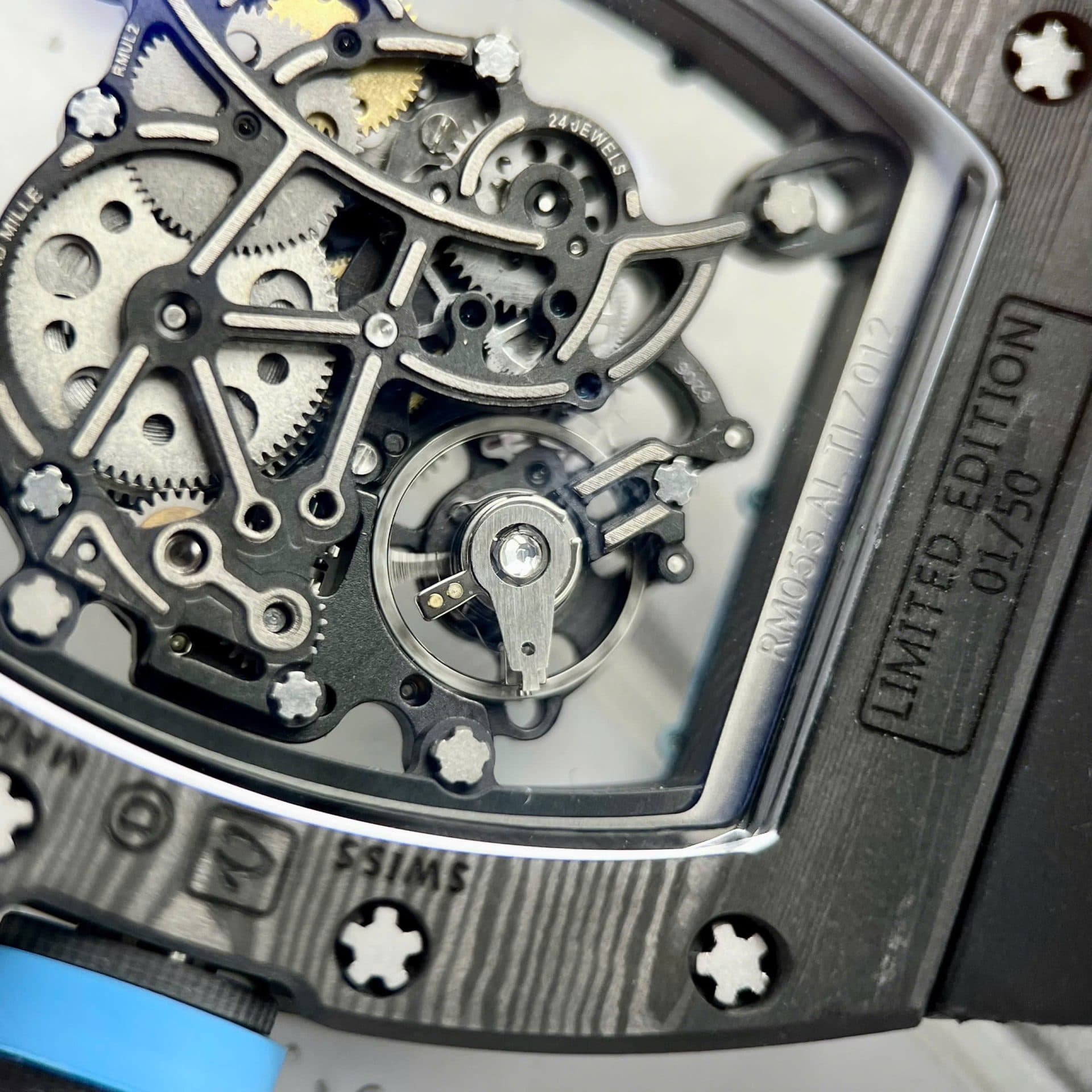 Dong-Ho-Richard-Mille-RM055-Replica-11-Vo-Full-Carbon-Day-Cao-Su-45mm-10-1