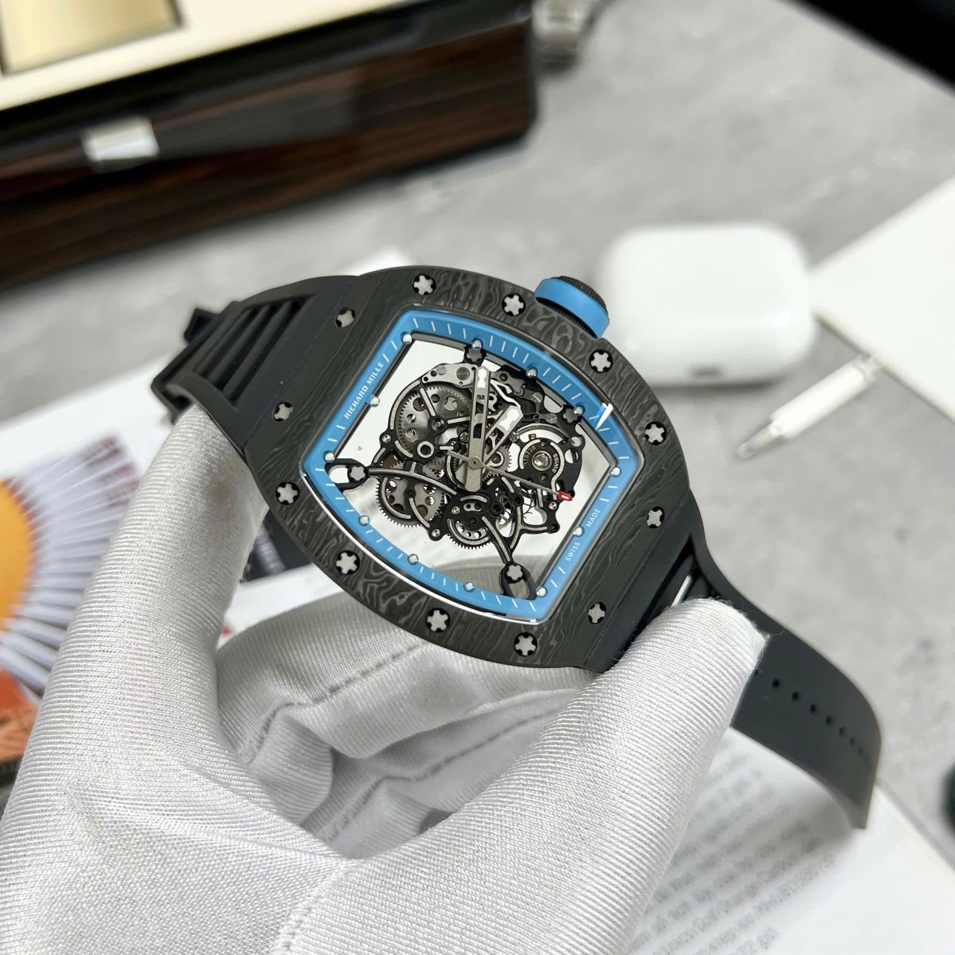 Dong-Ho-Richard-Mille-RM055-Replica-11-Vo-Full-Carbon-Day-Cao-Su-45mm-2-1