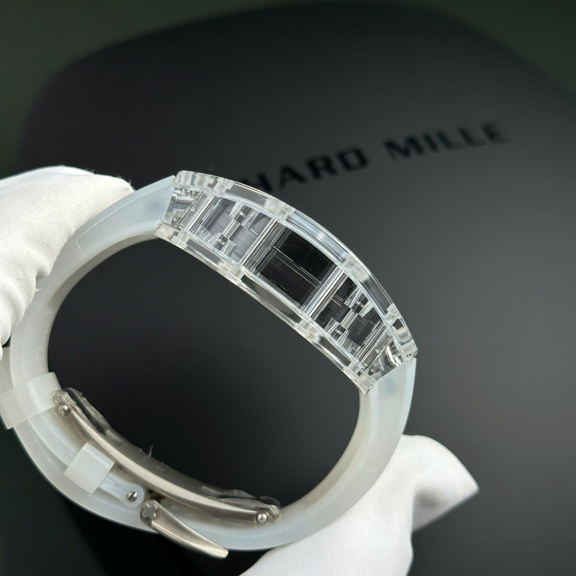 Dong-Ho-Richard-Mille-RM055-Sapphire-Crystal-Replica-11-Cao-Cap-45mm-10-1