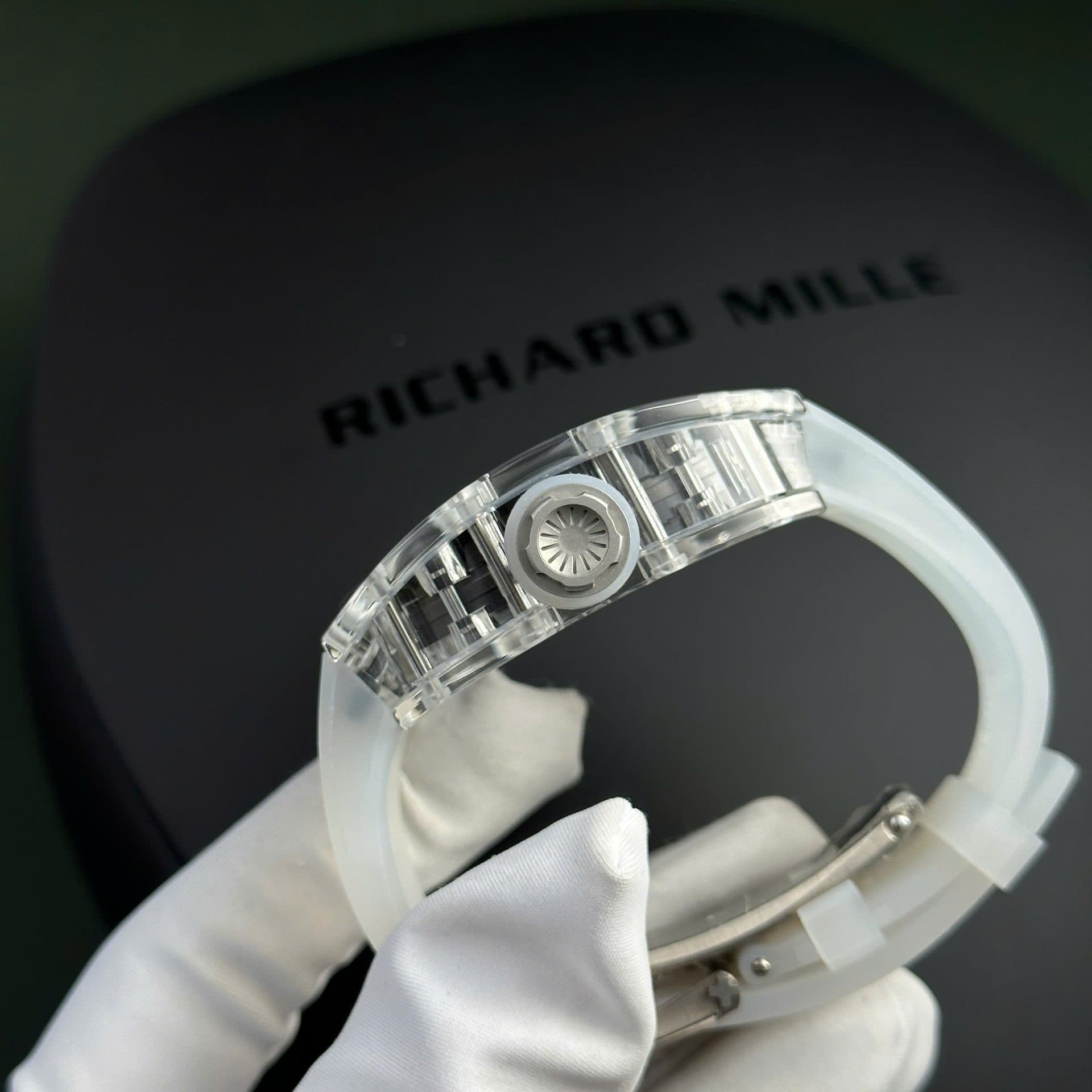 Dong-Ho-Richard-Mille-RM055-Sapphire-Crystal-Replica-11-Cao-Cap-45mm-4-1