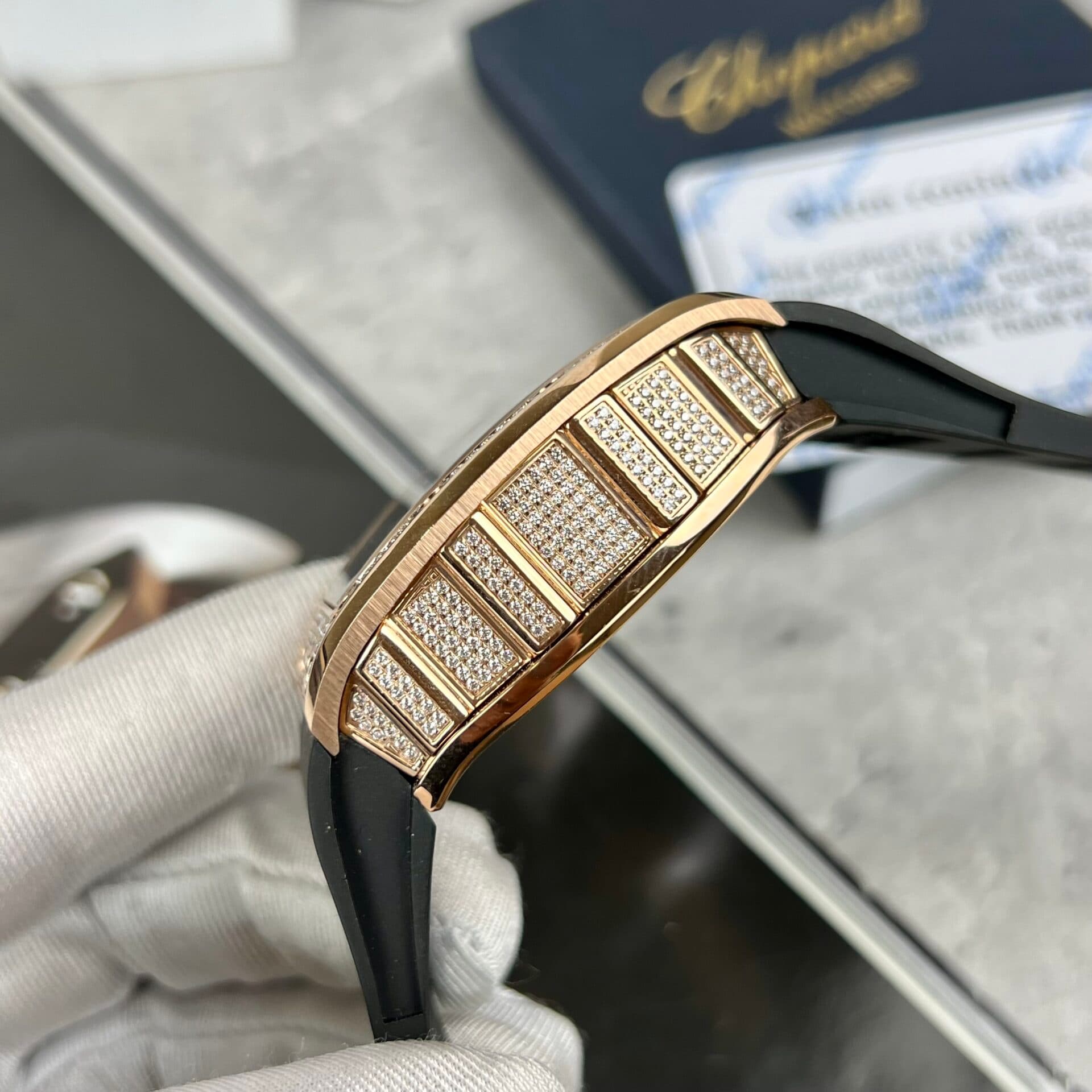 Dong-Ho-Richard-Mille-RM057-Jackie-Chan-Dinh-Full-Da-44mm-3-1