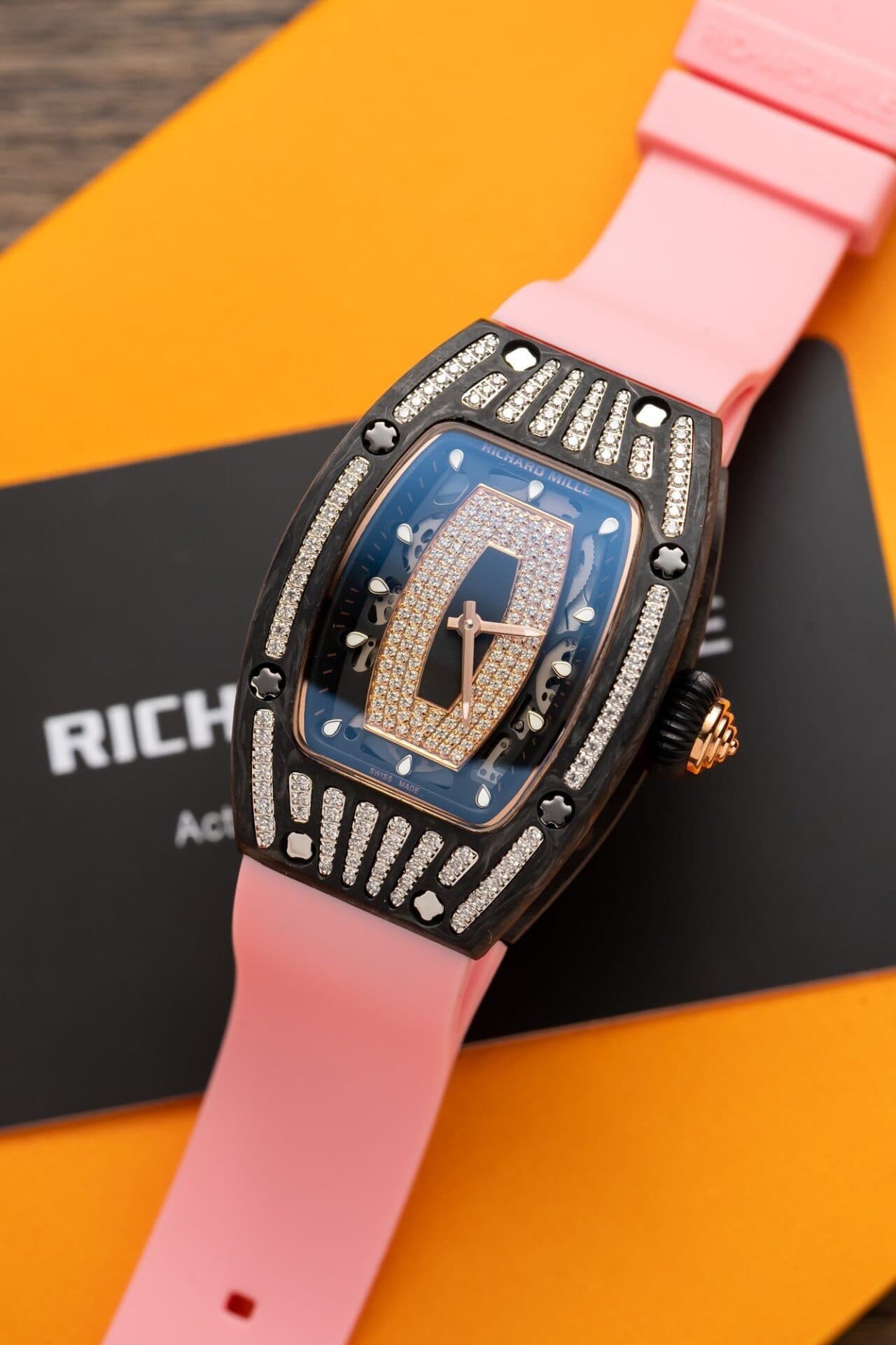 Dong-Ho-Richard-Mille-RM07-01-Carbon-Dinh-Da-Mau-Hong-36mm-1-1
