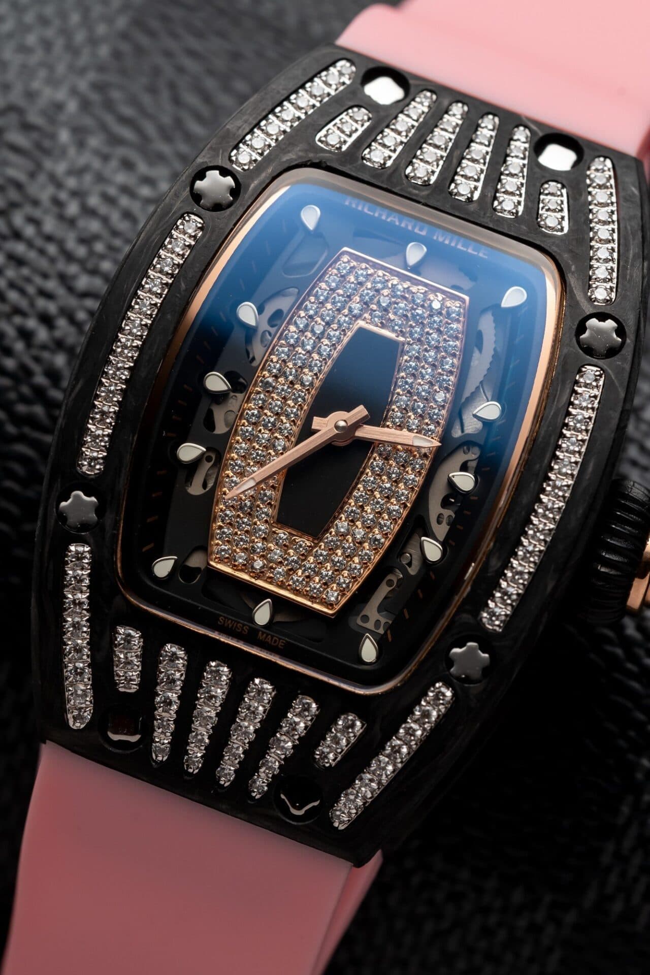 Dong-Ho-Richard-Mille-RM07-01-Carbon-Dinh-Da-Mau-Hong-36mm-9-1