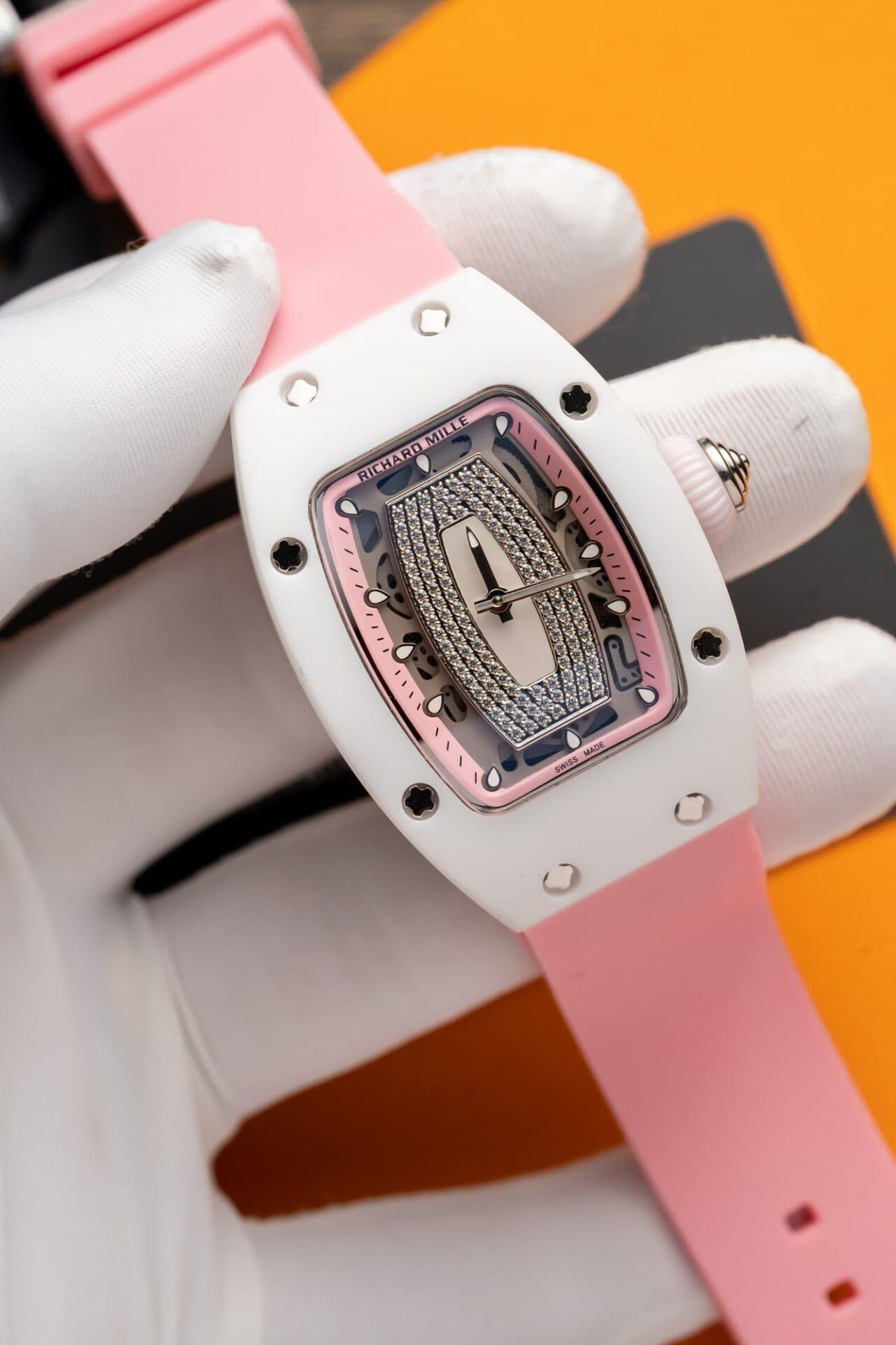Dong-Ho-Richard-Mille-RM07-01-Ceramic-Day-Cao-Su-Mau-Hong-36mm-3-1