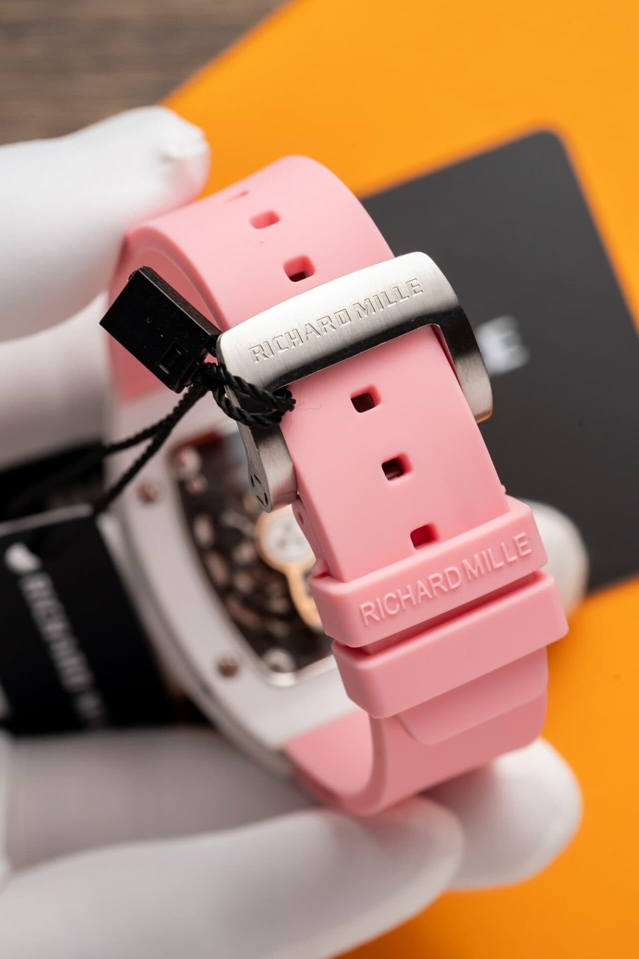 Dong-Ho-Richard-Mille-RM07-01-Ceramic-Day-Cao-Su-Mau-Hong-36mm-6-1