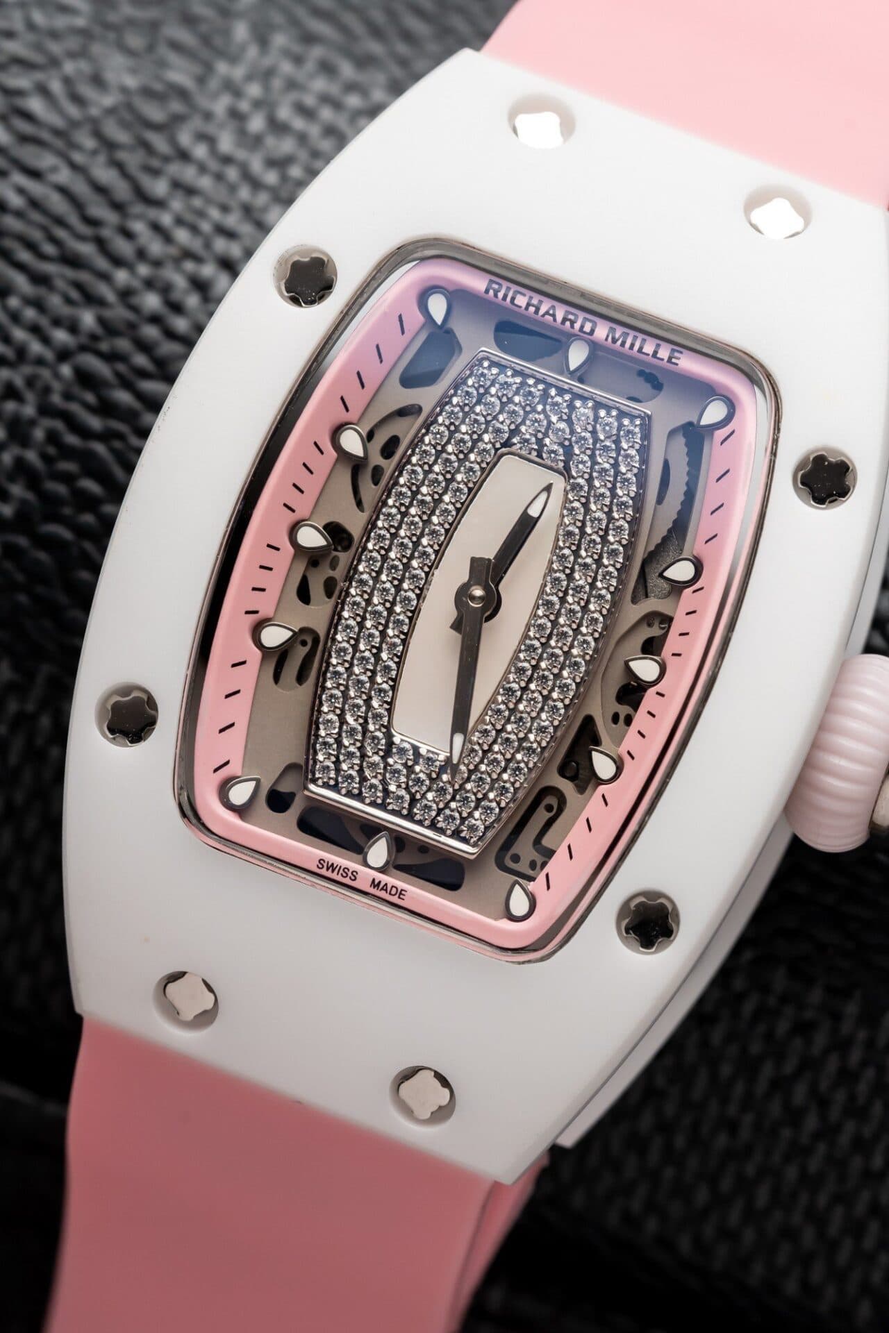 Dong-Ho-Richard-Mille-RM07-01-Ceramic-Day-Cao-Su-Mau-Hong-36mm-7-1