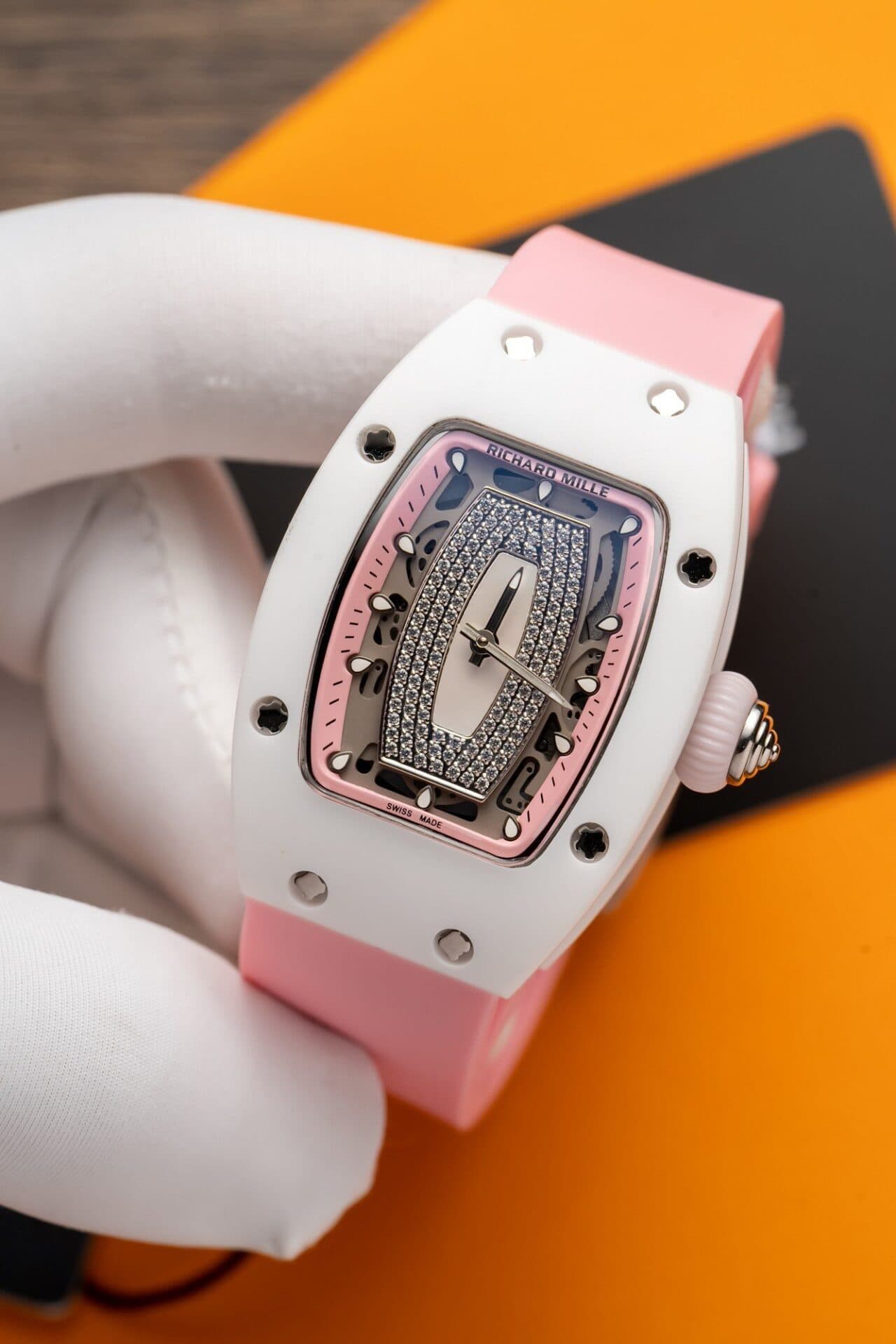 Dong-Ho-Richard-Mille-RM07-01-Ceramic-Day-Cao-Su-Mau-Hong-36mm-8-1