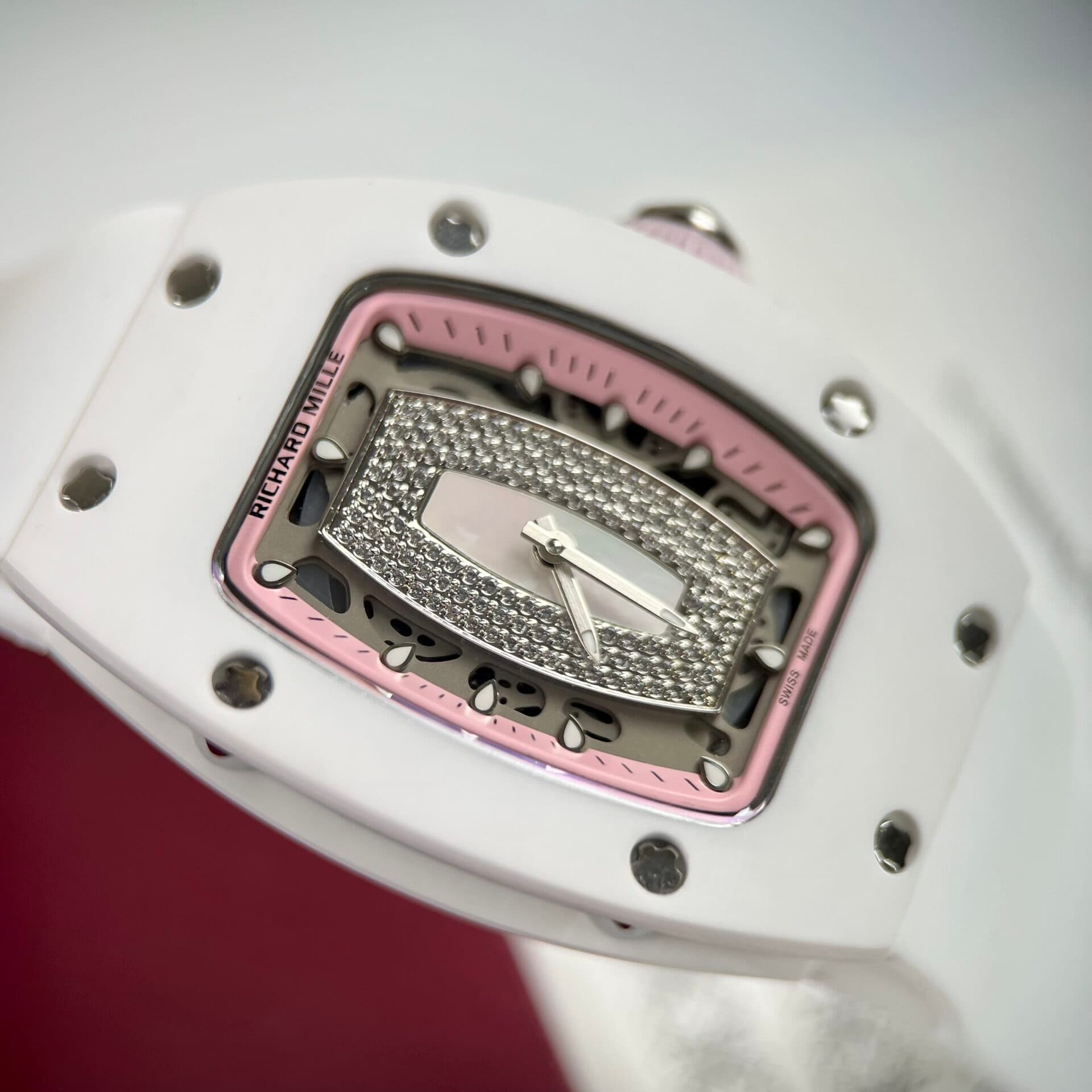 Dong-Ho-Richard-Mille-RM07-01-Ceramic-Trang-Replica-11-36mm-4-1