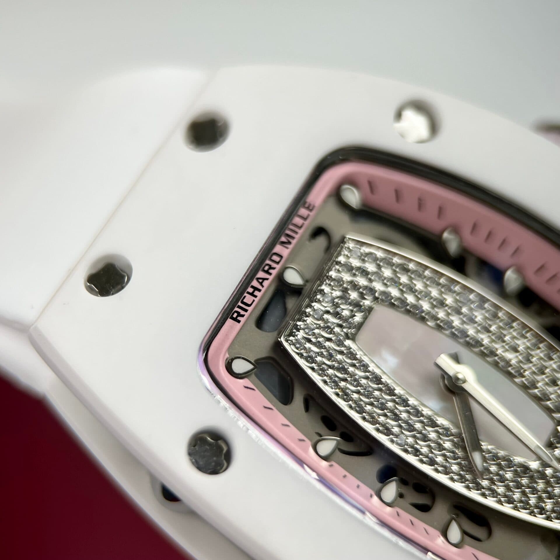 Dong-Ho-Richard-Mille-RM07-01-Ceramic-Trang-Replica-11-36mm-5-1
