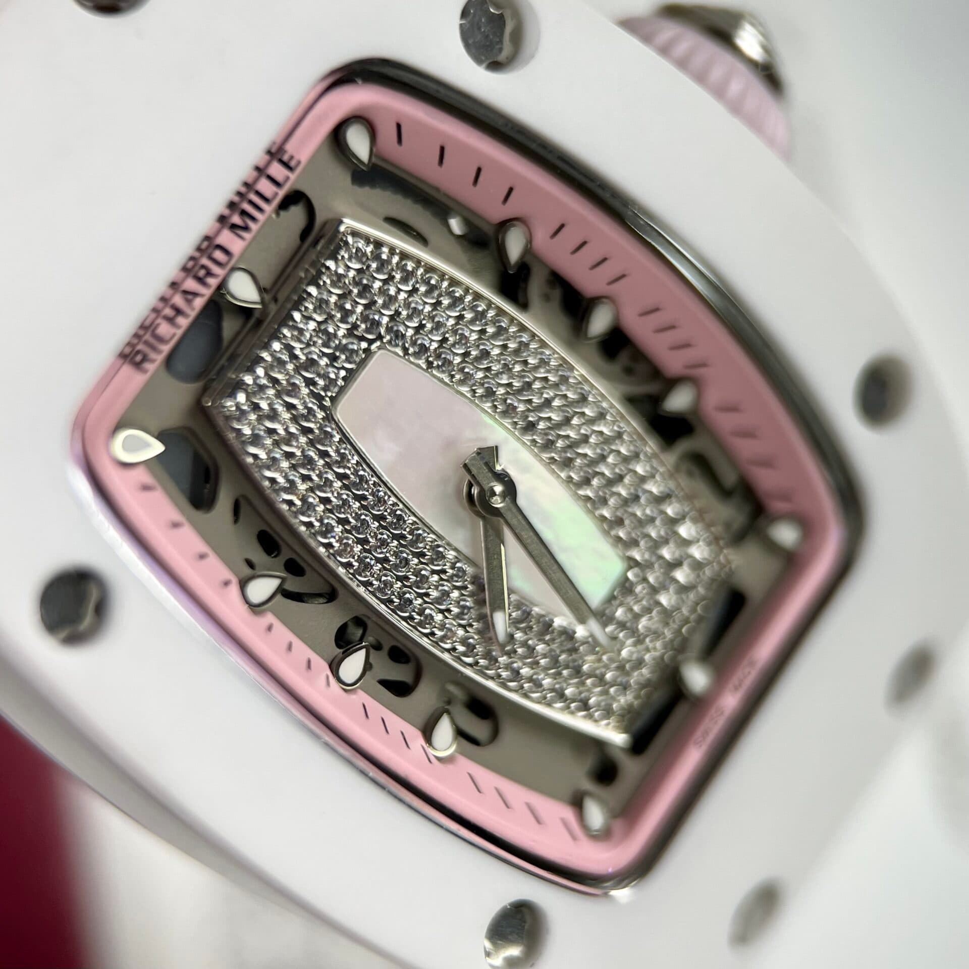 Dong-Ho-Richard-Mille-RM07-01-Ceramic-Trang-Replica-11-36mm-6-1