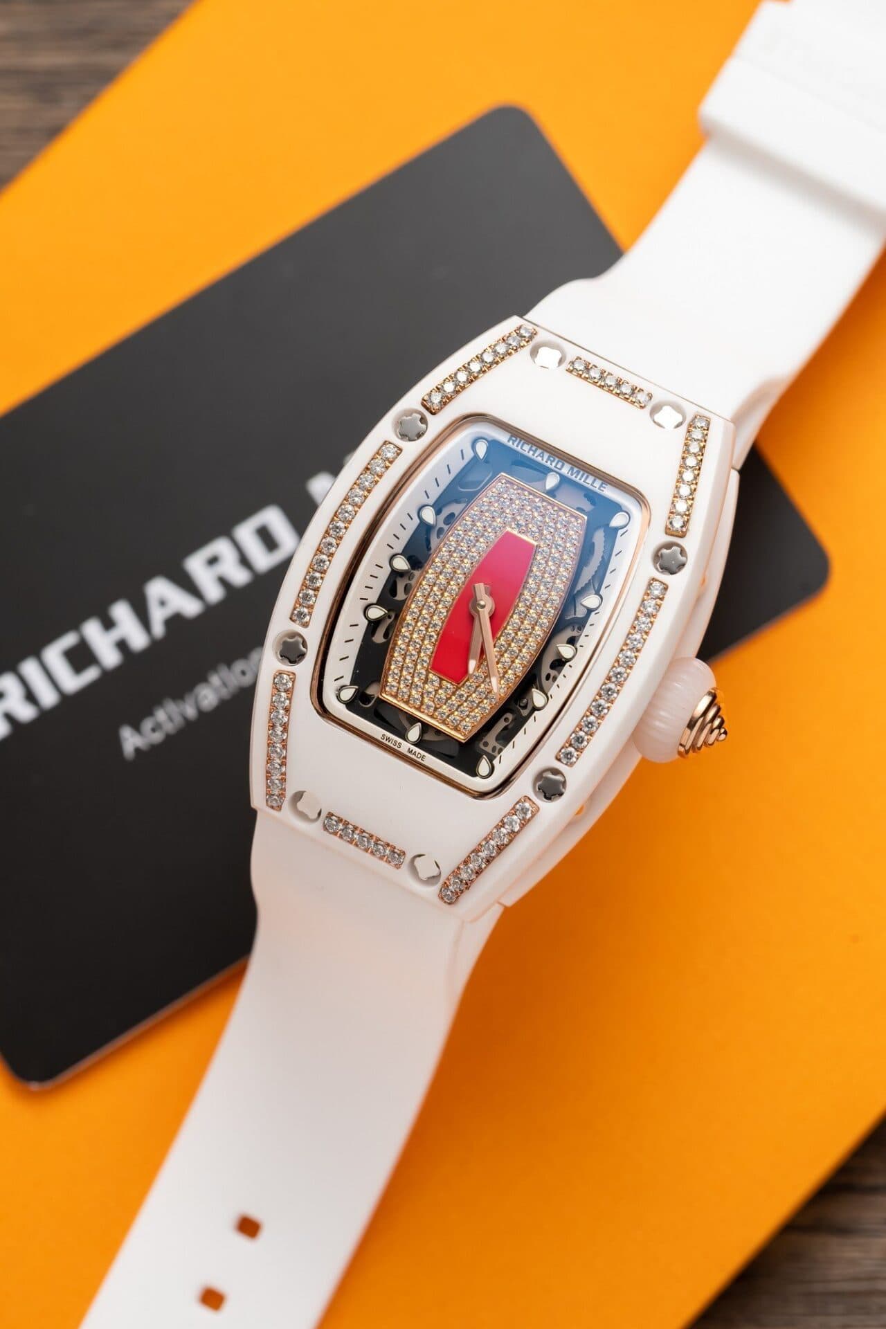 Dong-Ho-Richard-Mille-RM07-01-Nu-Dinh-Da-Vo-Ceramic-Trang-36mm-2-1