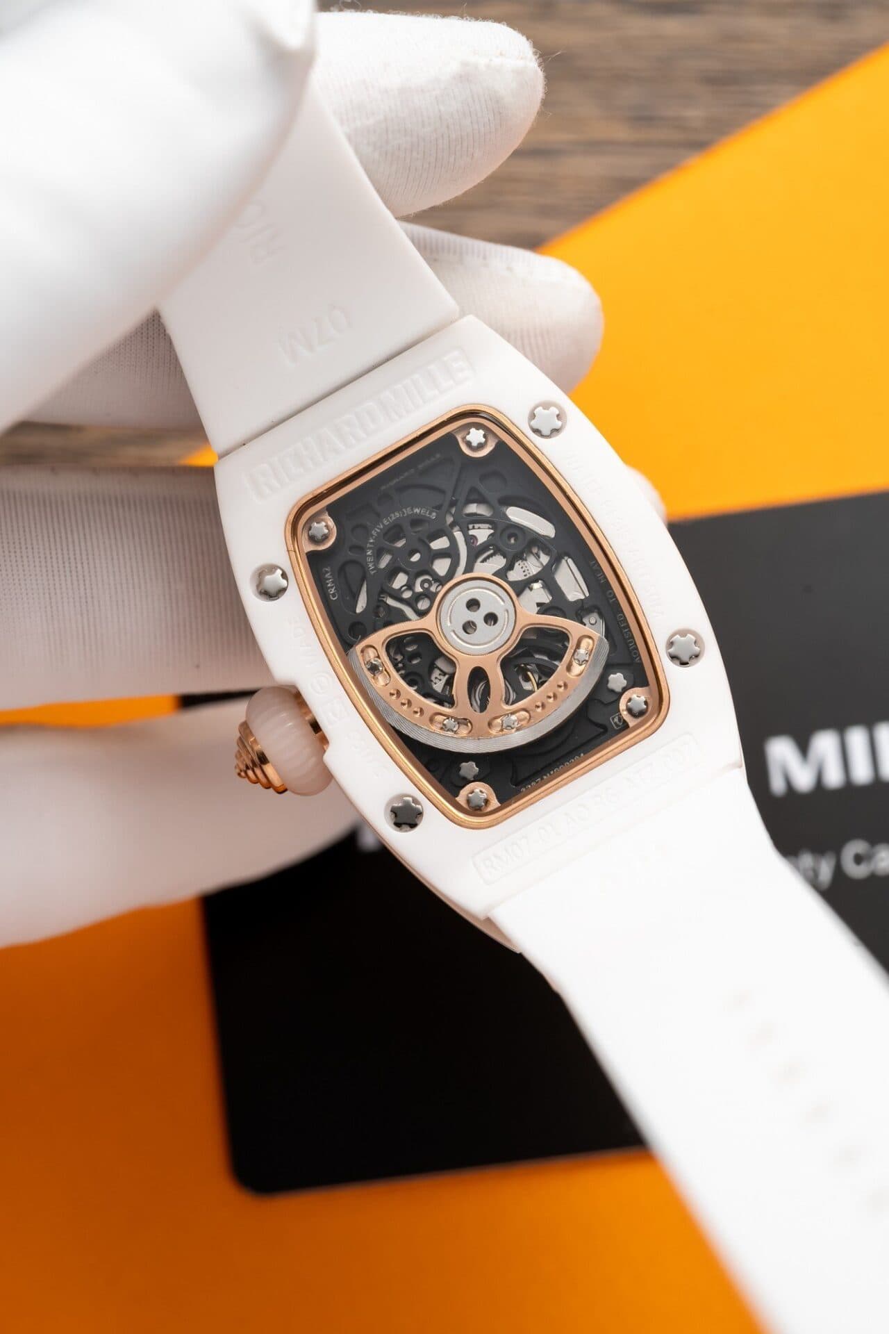 Dong-Ho-Richard-Mille-RM07-01-Nu-Dinh-Da-Vo-Ceramic-Trang-36mm-7-1