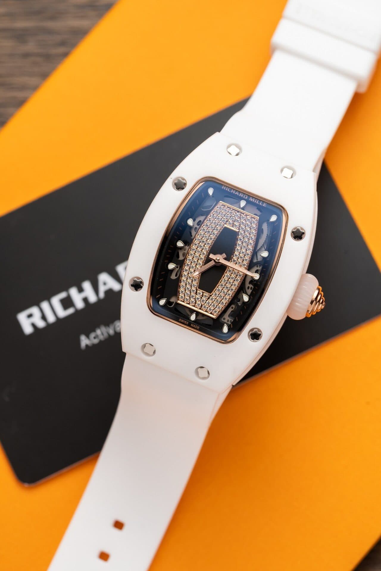 Dong-Ho-Richard-Mille-RM07-01-Nu-Vo-Gom-Trang-Replica-36mm-2-1