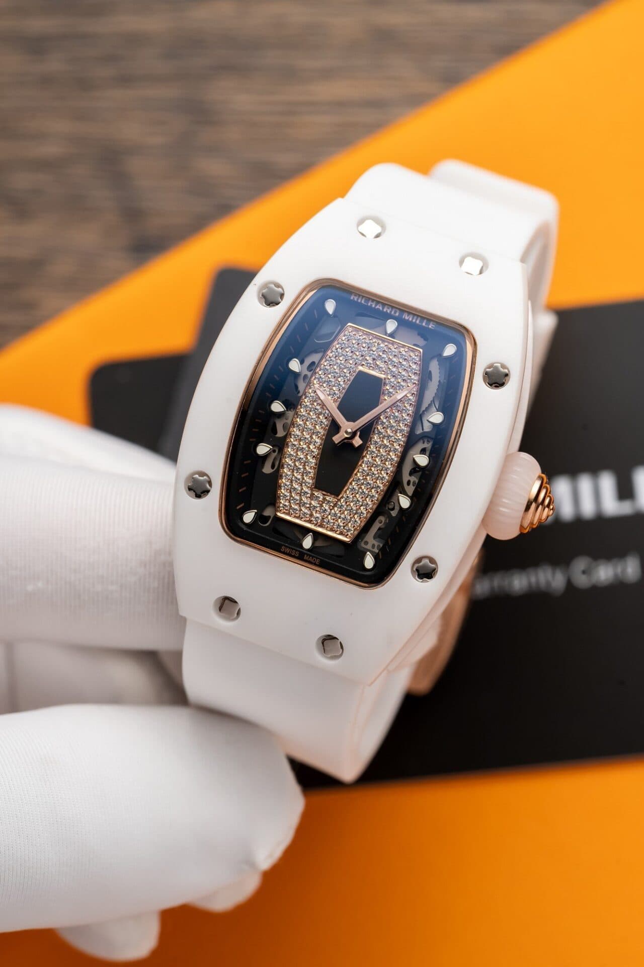 Dong-Ho-Richard-Mille-RM07-01-Nu-Vo-Gom-Trang-Replica-36mm-8-1