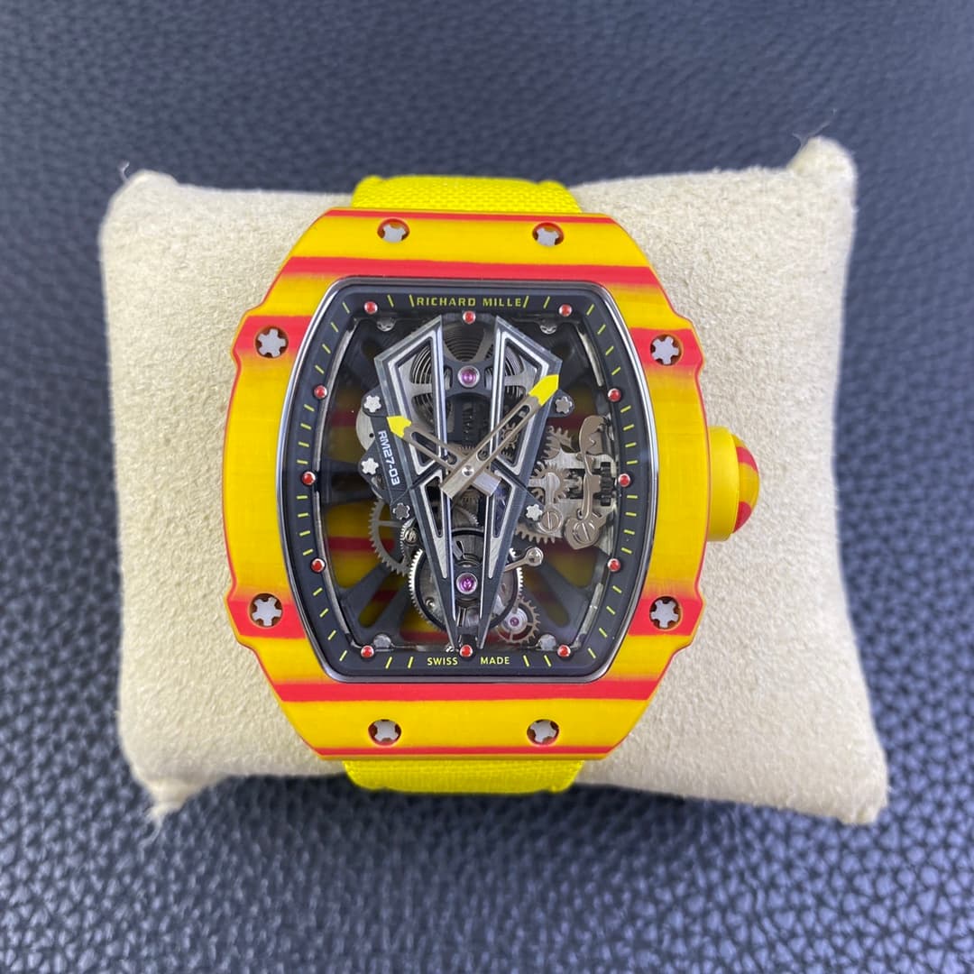 Dong-Ho-Richard-Mille-RM27-03-Tourbillon-Full-Carbon-Sieu-Nhe-44mm-4-1