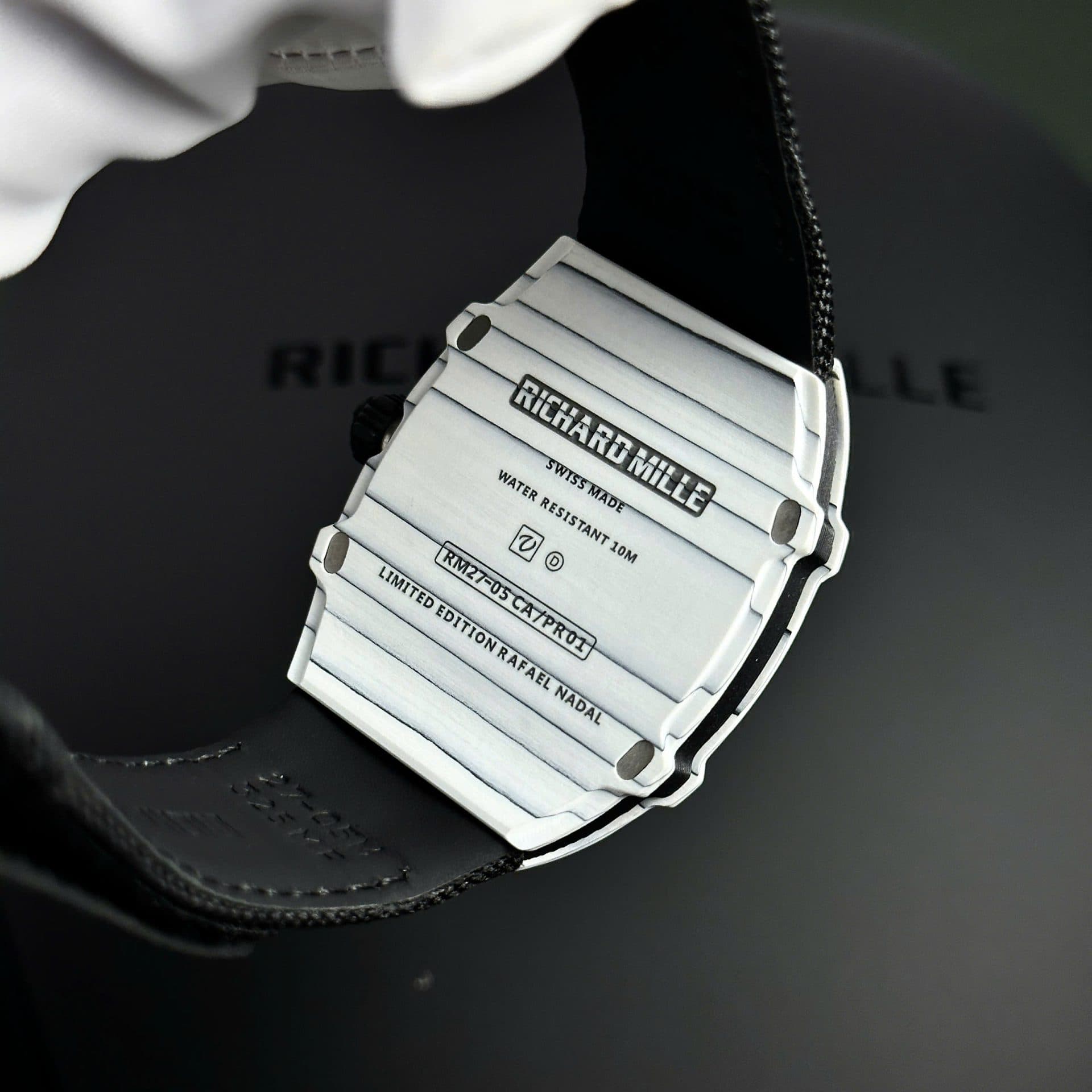 Dong-Ho-Richard-Mille-RM27-05-Rafael-Nadal-Replica-11-Vo-Carbon-Mau-Trang-37.25Γ47-7-1