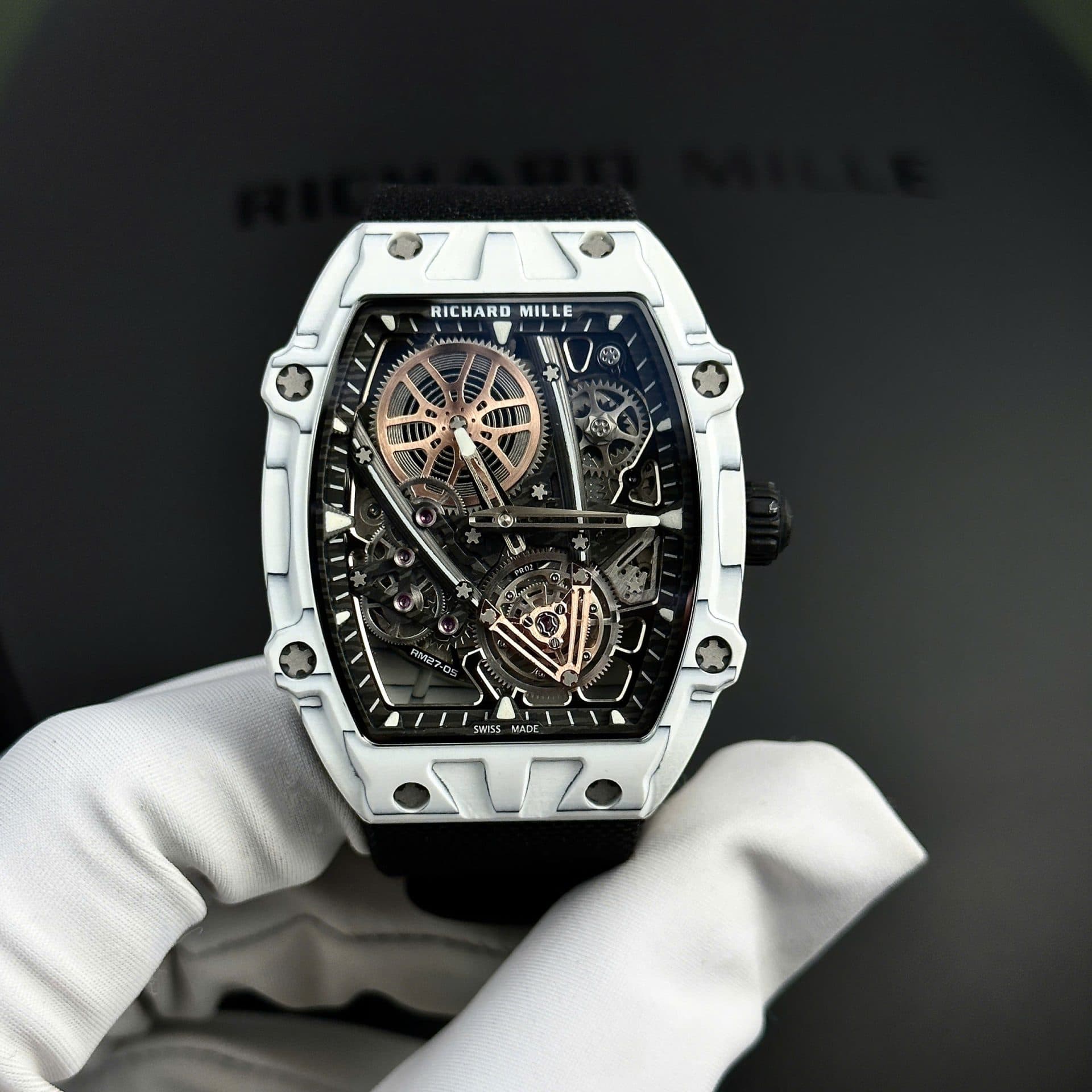 Dong-Ho-Richard-Mille-RM27-05-Rafael-Nadal-Replica-11-Vo-Carbon-Mau-Trang-37.25×47-8-1
