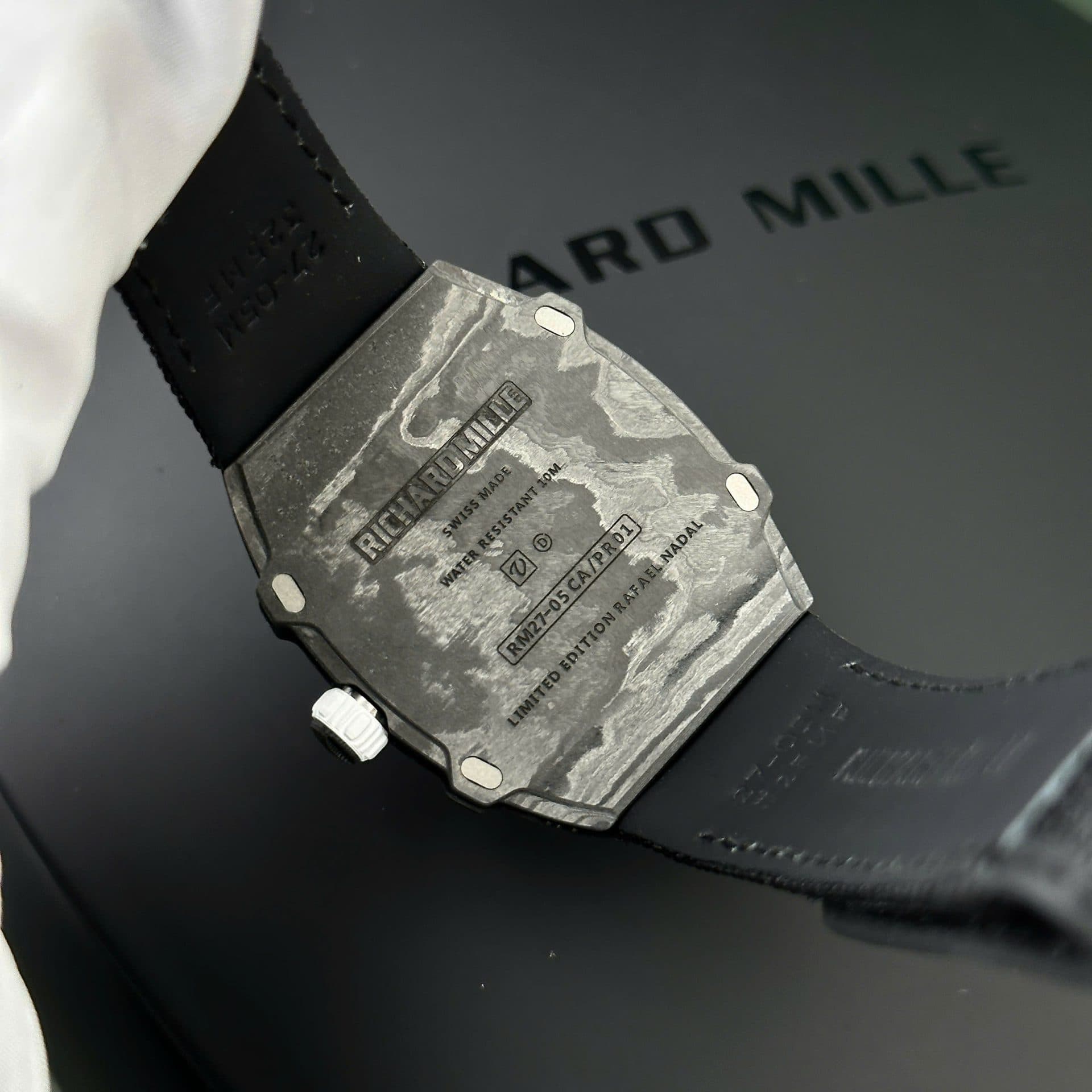 Dong-Ho-Richard-Mille-RM27-05-Vo-Carbon-Sieu-Nhe-Replica-11-38x48mm-10-1