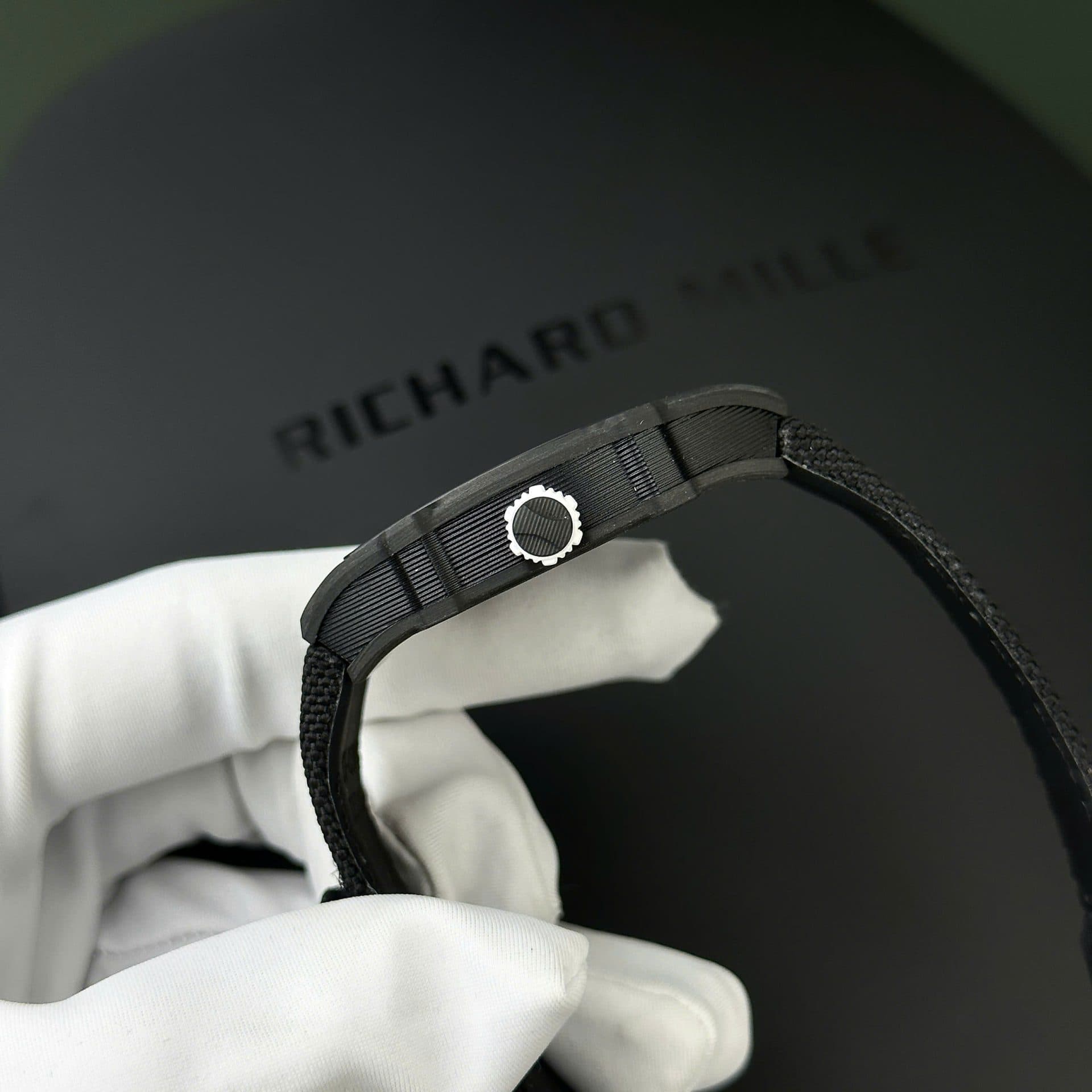 Dong-Ho-Richard-Mille-RM27-05-Vo-Carbon-Sieu-Nhe-Replica-11-38x48mm-11-1