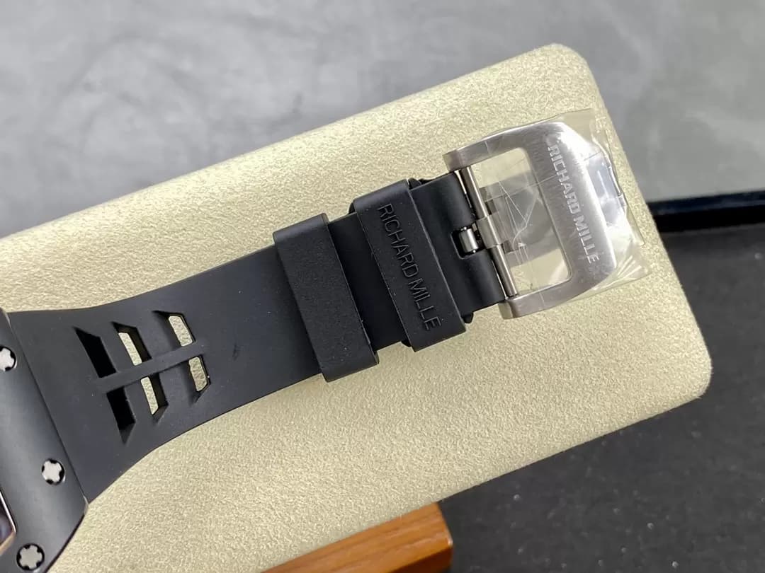 Dong-Ho-Richard-Mille-RM47-Samurai-Tourbillon-Ceramic-Replica-1-1