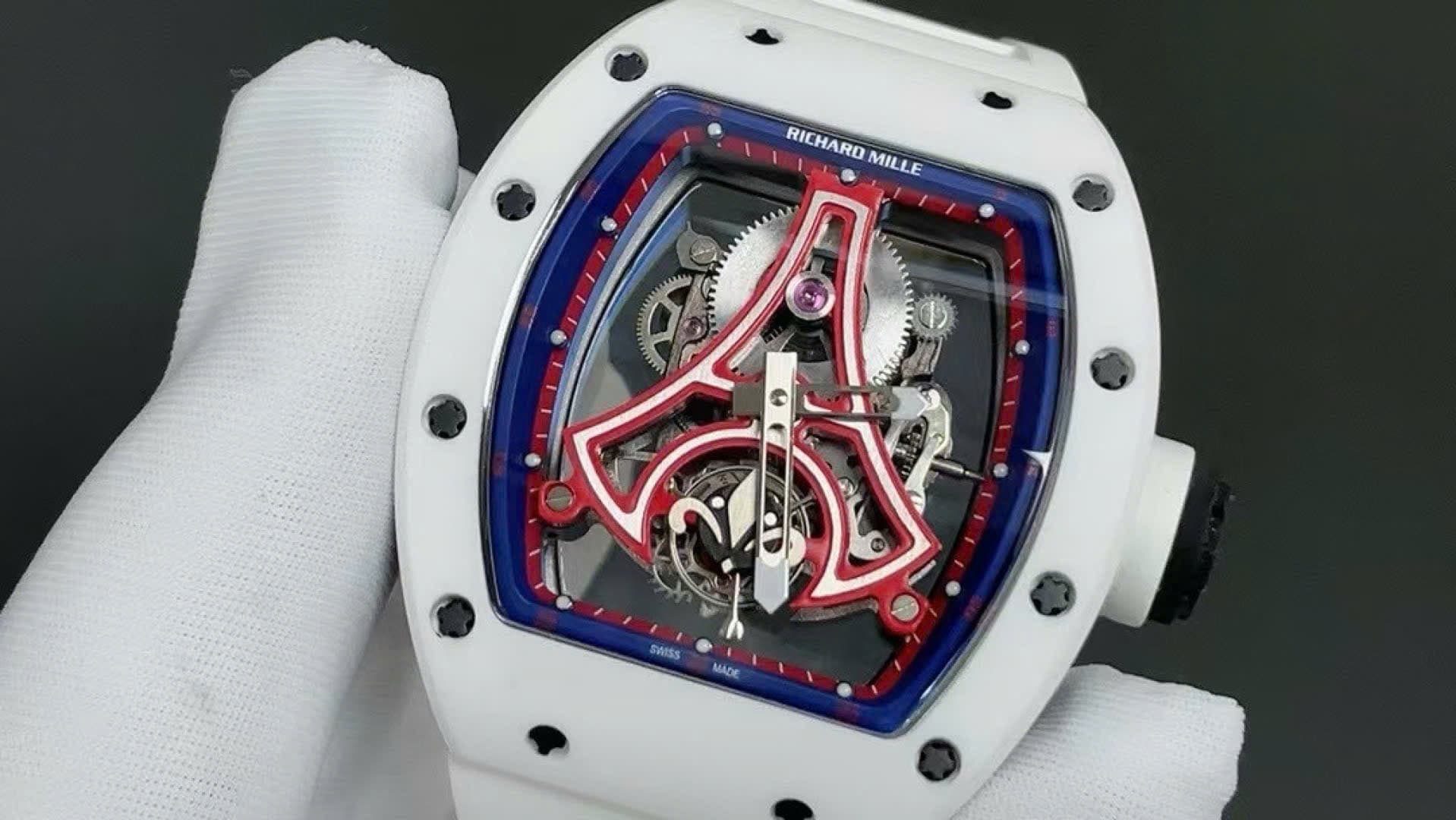 Dong-Ho-Richard-Mille-RM52-03-Paris-Saint-Germain-Tourbillon-Replica-Gom-Trang-40x48mm-4-1