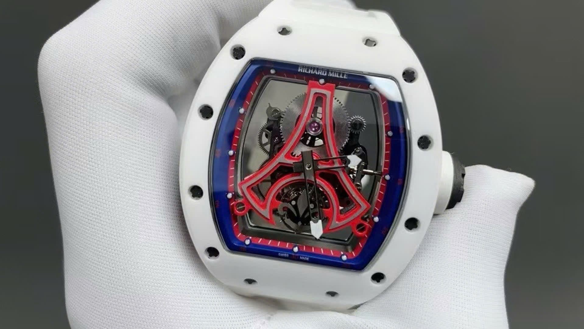 Dong-Ho-Richard-Mille-RM52-03-Paris-Saint-Germain-Tourbillon-Replica-Gom-Trang-40x48mm-5-1