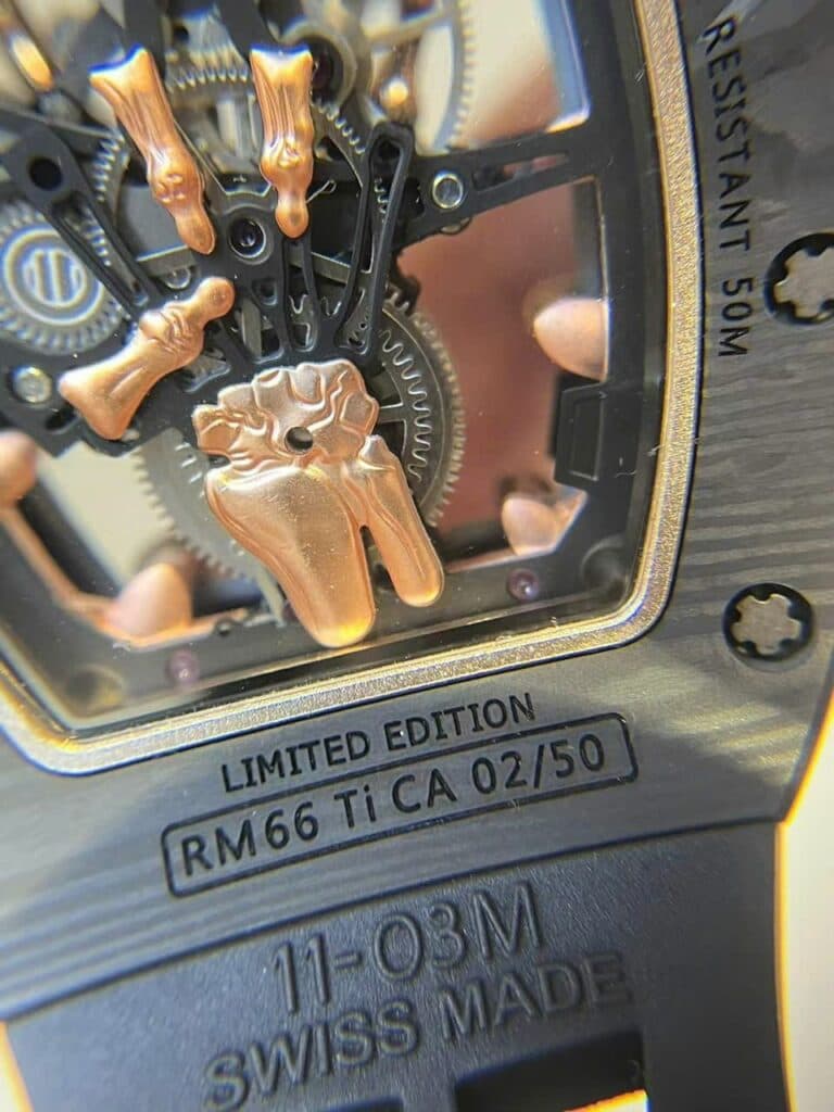 Dong-Ho-Richard-Mille-RM66-Che-Tac-Tourbillon-Carbon-Vang-18K-42-4-1
