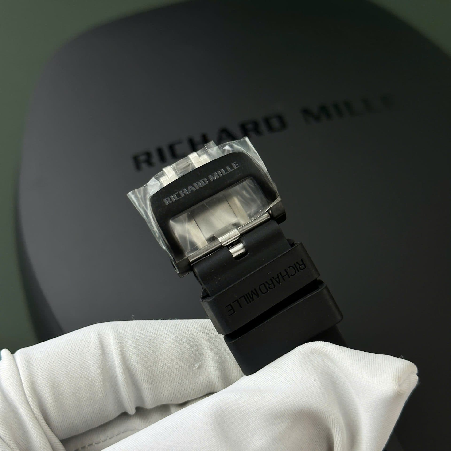 Dong-Ho-Richard-Mille-RM66-Flying-Tourbillon-Replica-1-1-Vo-Full-Carbon-42.7×49-7-1