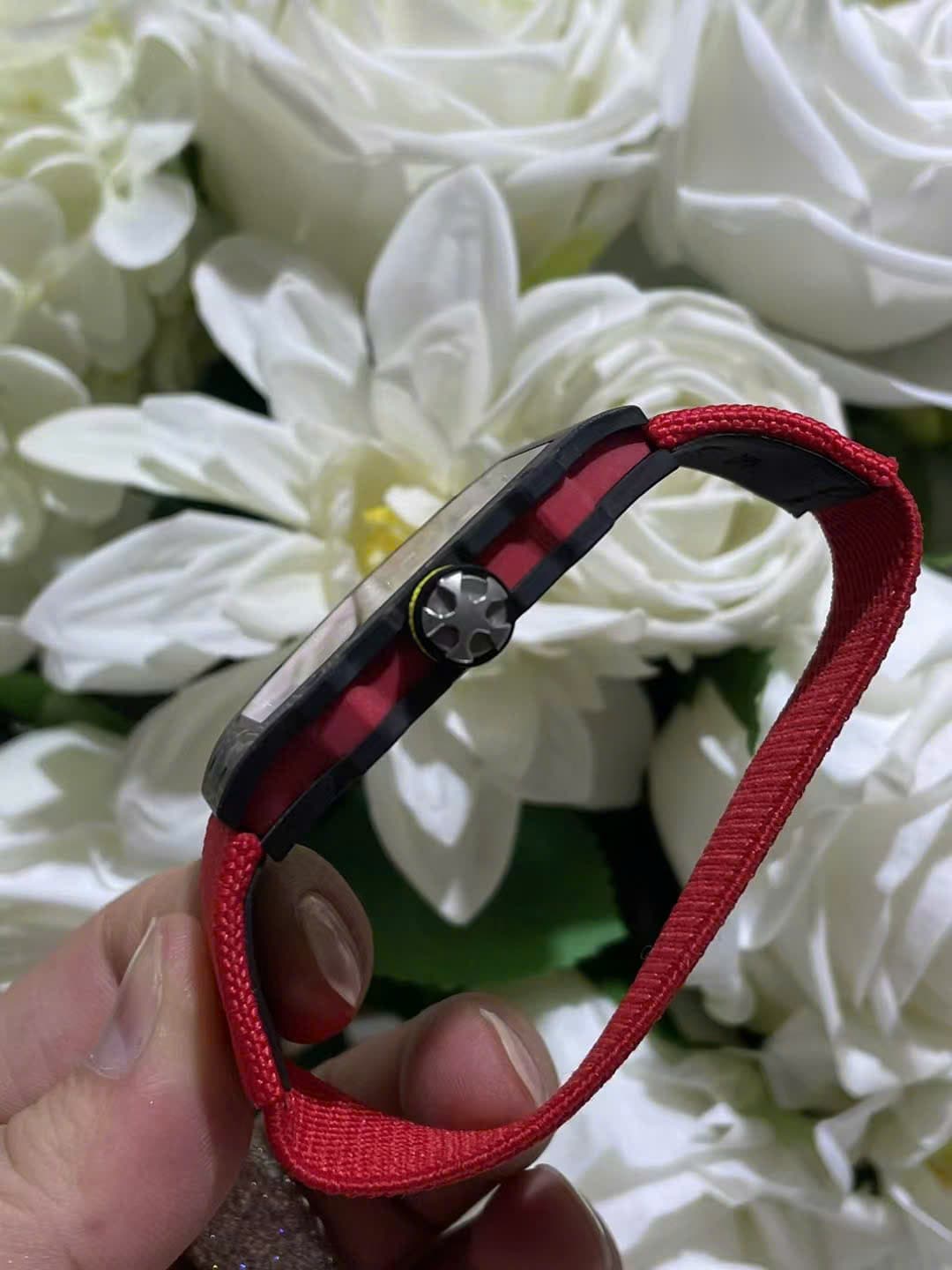 Dong-Ho-Richard-Mille-RM67-02-Carbon-Che-Tac-Sieu-Mong-Sieu-Nhe-37-Grams-38.7Γ47-16-1