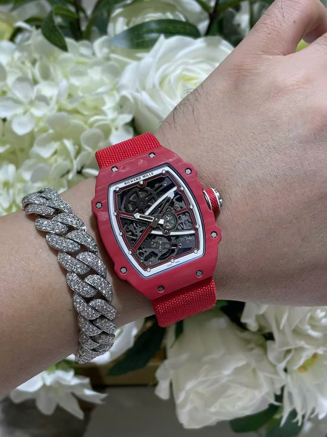 Dong-Ho-Richard-Mille-RM67-02-Che-Tac-Vo-Carbon-Mau-Do-Sieu-Nhe-Trong-Luong-37-Grams-38.7Γ47-5-1