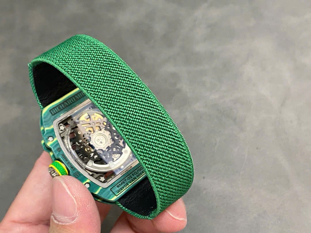 Dong-Ho-Richard-Mille-RM67-02-Vo-Carbon-Xanh-Che-Tac-Sieu-Mong-Sieu-Nhe-37-Grams-38.7Γ47-3-1