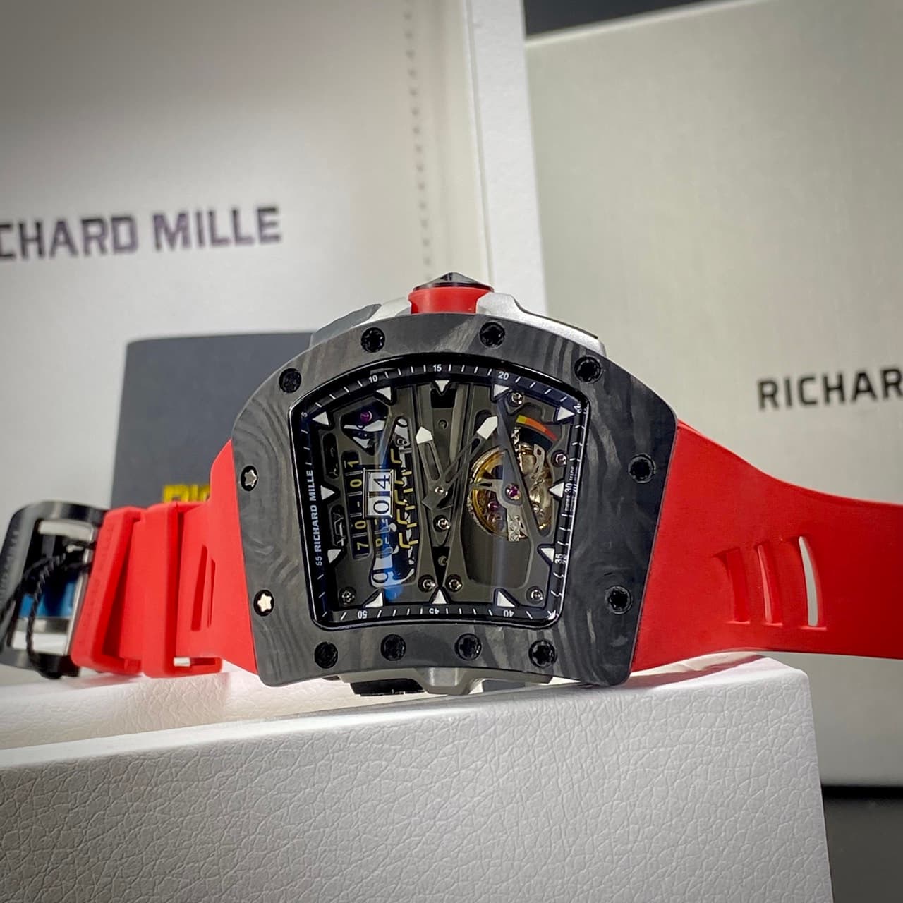 Dong-Ho-Richard-Mille-RM70-01-Replica-Cao-Cap-Vo-Carbon-45mm-9-1