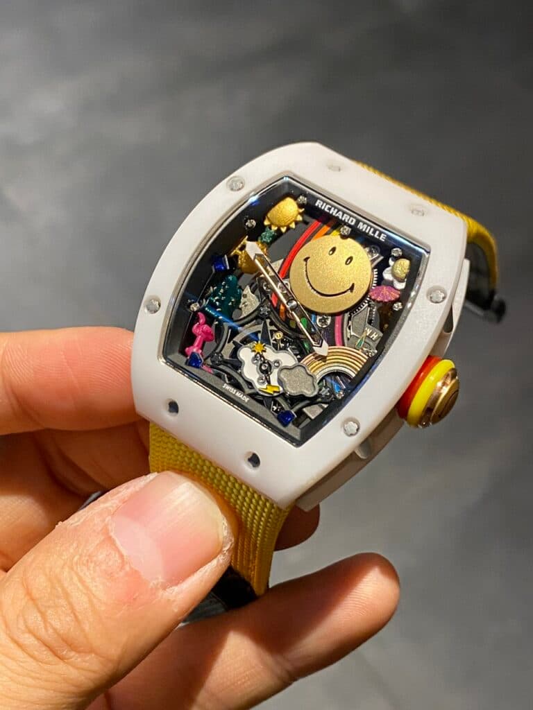Dong-Ho-Richard-Mille-RM88-Smiley-Replica-Cao-Cap-42mm-5-1