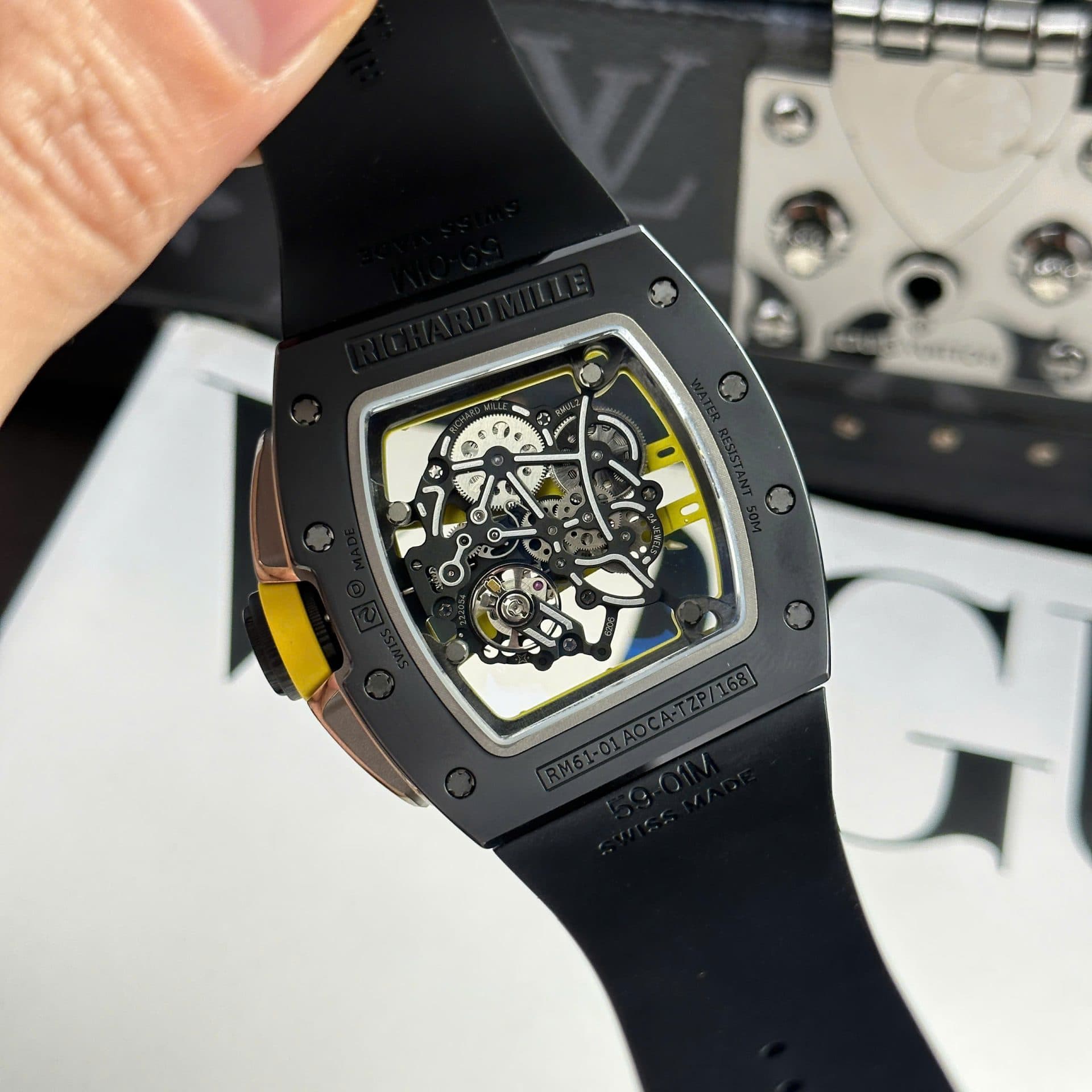 Dong-Ho-Richard-Mille-Rep-11-RM61-01-Manual-Winding-Yohan-Blake-Vo-Gom-Den-ZF-42.7Γ50-10-1
