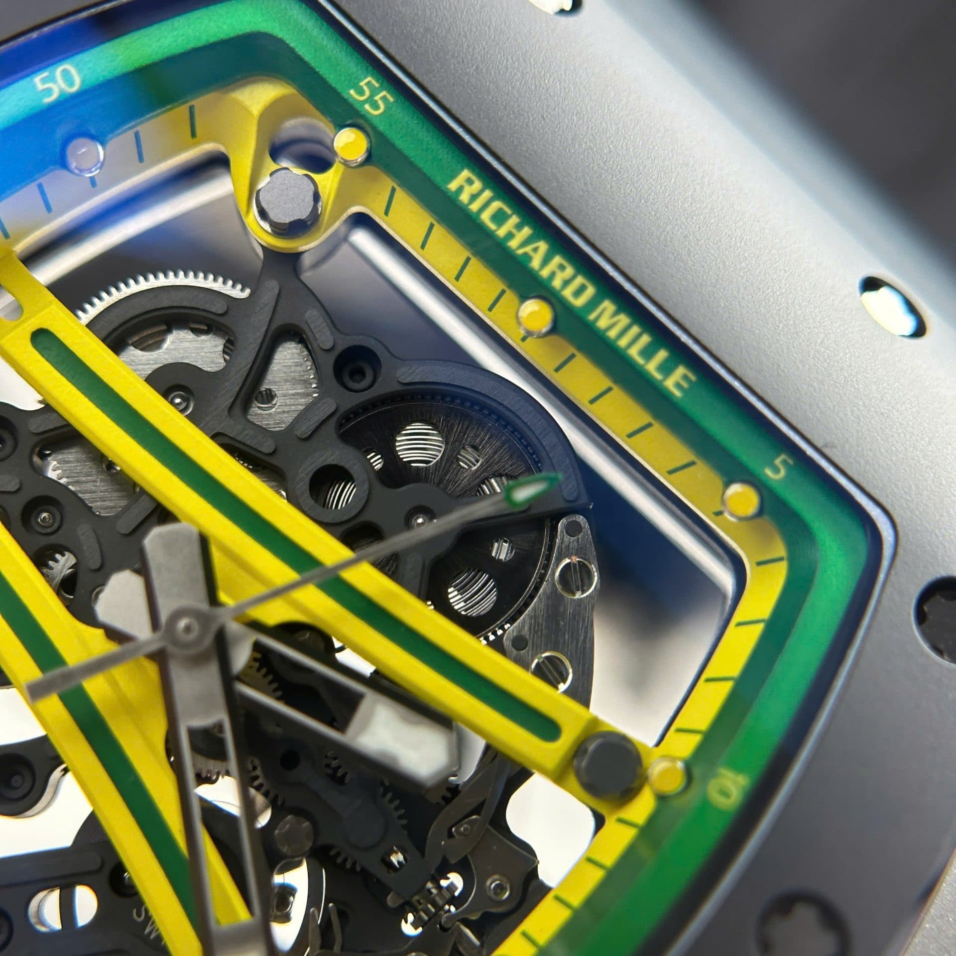 Dong-Ho-Richard-Mille-Rep-11-RM61-01-Manual-Winding-Yohan-Blake-Vo-Gom-Den-ZF-42.7Γ50-2-1
