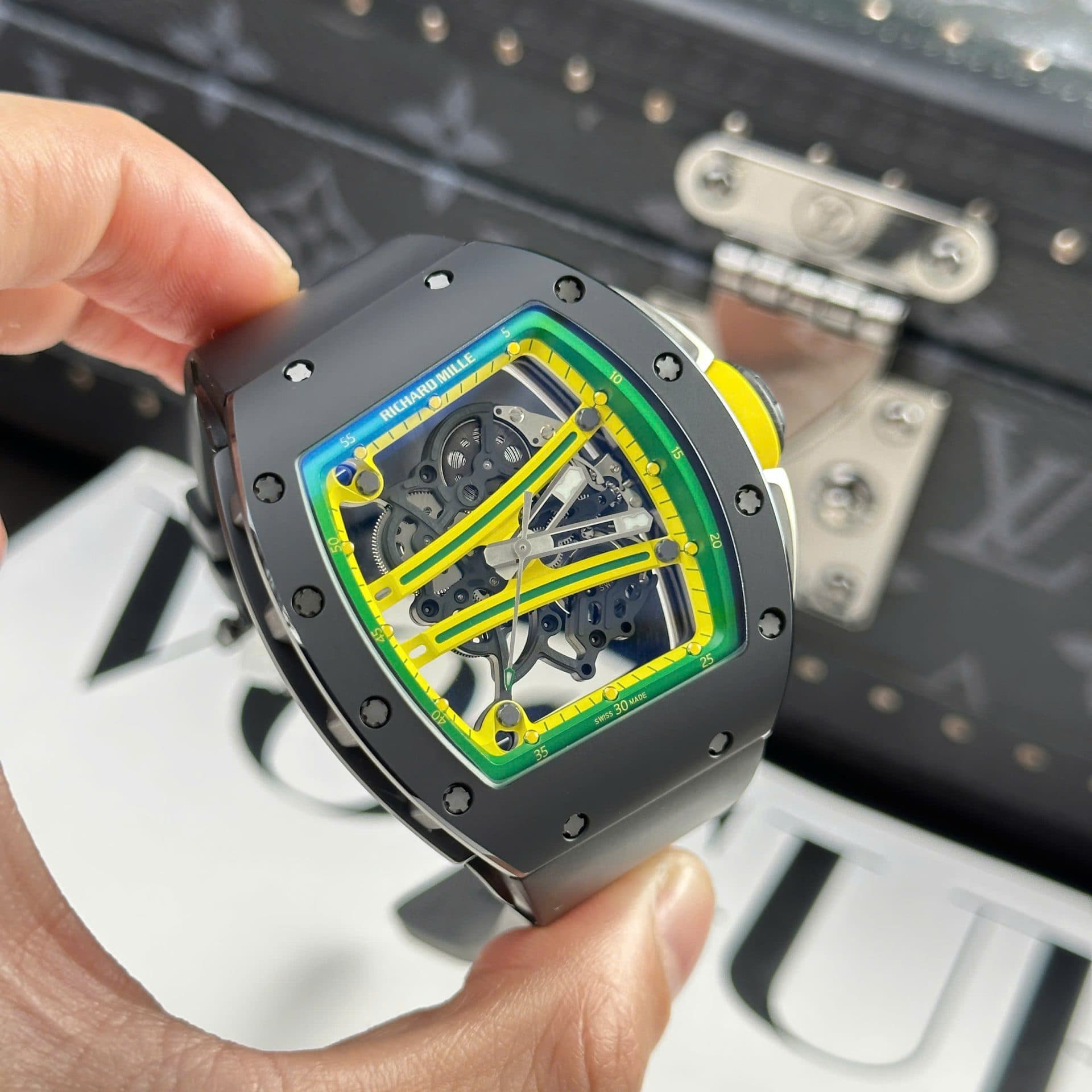 Dong-Ho-Richard-Mille-Rep-11-RM61-01-Manual-Winding-Yohan-Blake-Vo-Gom-Den-ZF-42.7Γ50-4-1