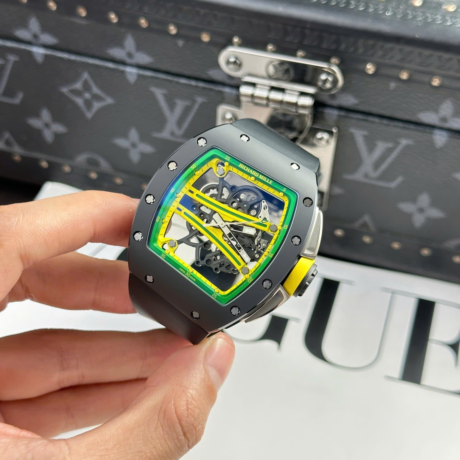 Dong-Ho-Richard-Mille-Rep-11-RM61-01-Manual-Winding-Yohan-Blake-Vo-Gom-Den-ZF-42.7×50-7-1