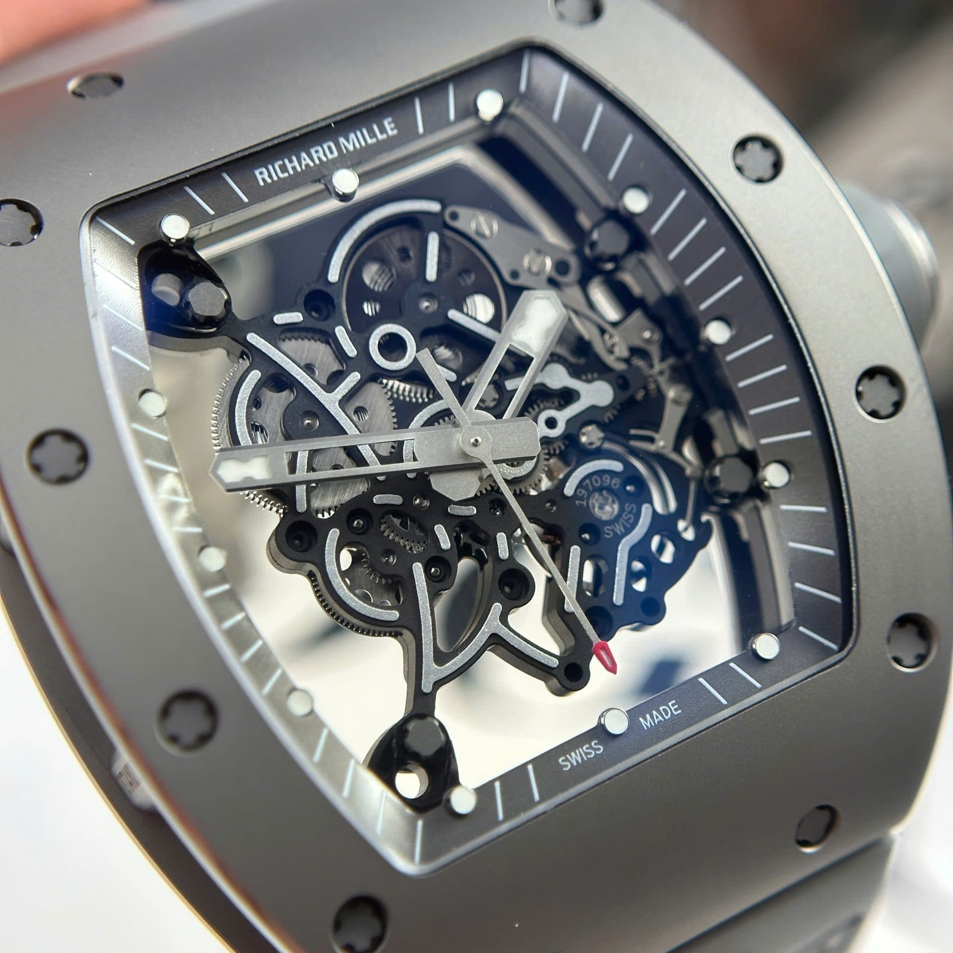 Dong-Ho-Richard-Mille-Replica-11-RM055-Bubba-Watson-Grey-Ceramic-Day-Cao-Su-Nha-May-ZF-42.7×49-4-1